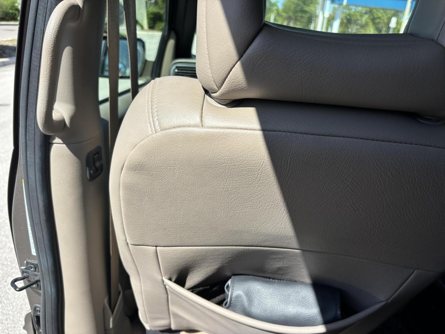 2002 BROWN /BEIGE LEATHER Pontiac Montana 1SA Extended (1GMDX13E42D) with an 3.4L V6 OHV 12V engine, 4-Speed Automatic Overdrive transmission, located at 11170 Summerlin Square Dr., Fort Myers Beach, FL, 33931, (239) 999-7777, 26.493546, -81.941628 - Photo#17