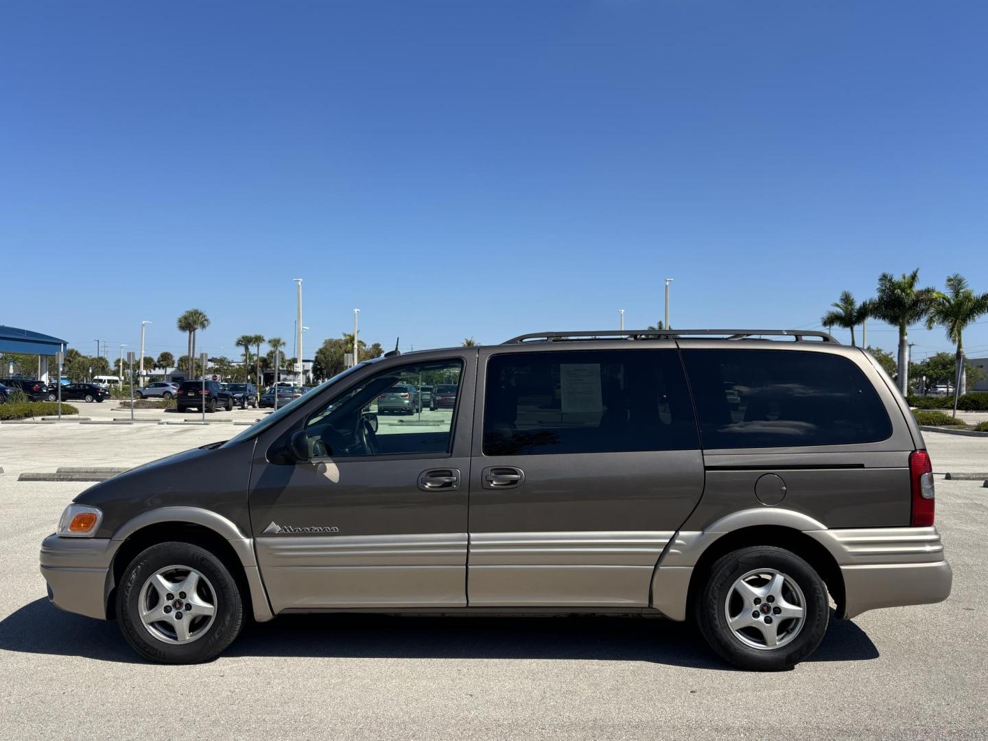 2002 BROWN /BEIGE LEATHER Pontiac Montana 1SA Extended (1GMDX13E42D) with an 3.4L V6 OHV 12V engine, 4-Speed Automatic Overdrive transmission, located at 11170 Summerlin Square Dr., Fort Myers Beach, FL, 33931, (239) 999-7777, 26.493546, -81.941628 - Photo#8