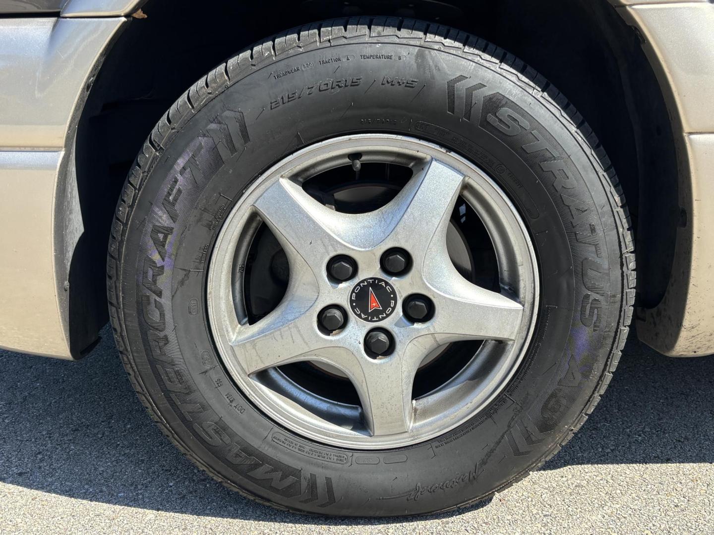 2002 BROWN /BEIGE LEATHER Pontiac Montana 1SA Extended (1GMDX13E42D) with an 3.4L V6 OHV 12V engine, 4-Speed Automatic Overdrive transmission, located at 11170 Summerlin Square Dr., Fort Myers Beach, FL, 33931, (239) 999-7777, 26.493546, -81.941628 - Photo#37