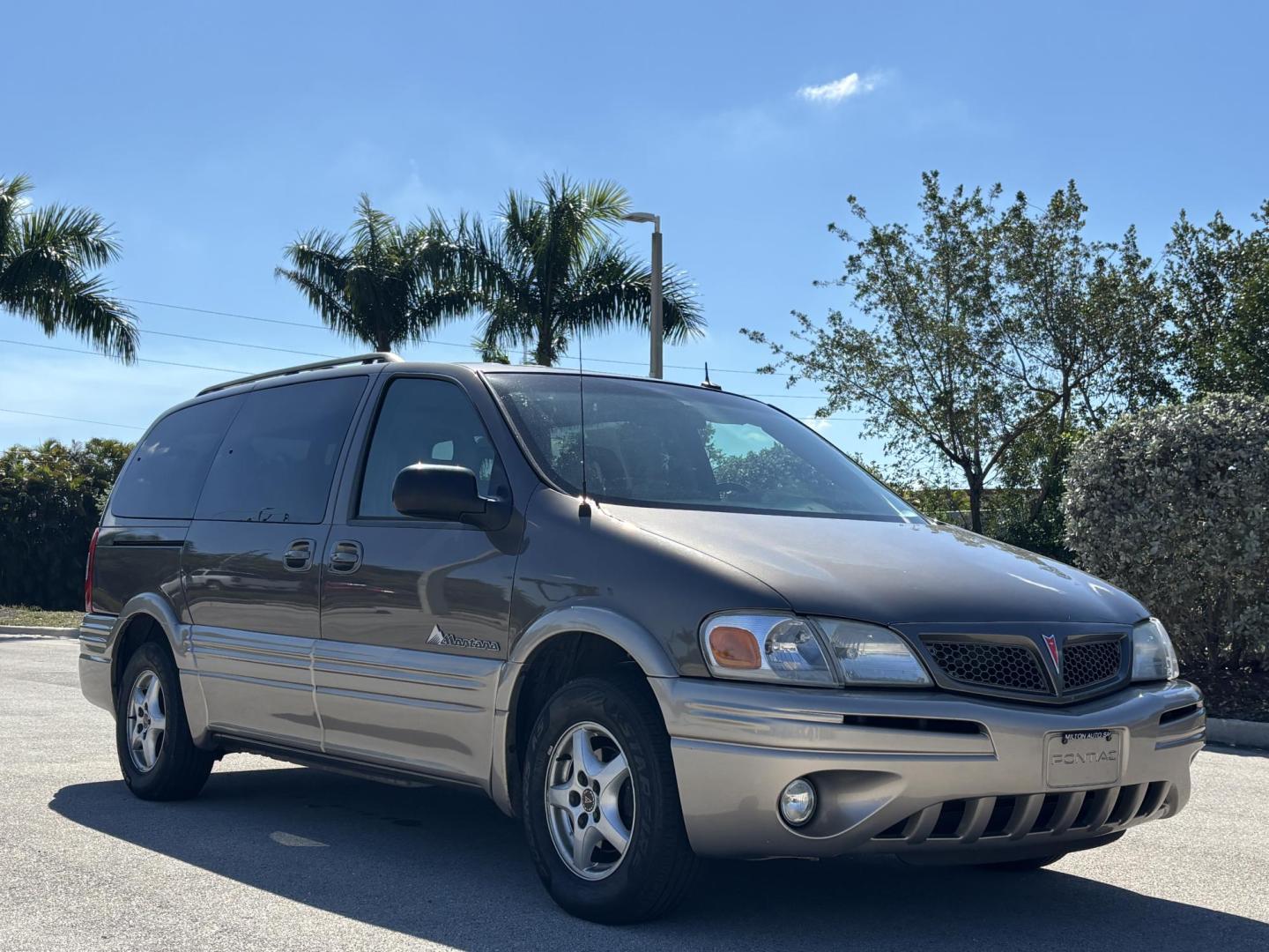 2002 BROWN /BEIGE LEATHER Pontiac Montana 1SA Extended (1GMDX13E42D) with an 3.4L V6 OHV 12V engine, 4-Speed Automatic Overdrive transmission, located at 11170 Summerlin Square Dr., Fort Myers Beach, FL, 33931, (239) 999-7777, 26.493546, -81.941628 - Photo#3