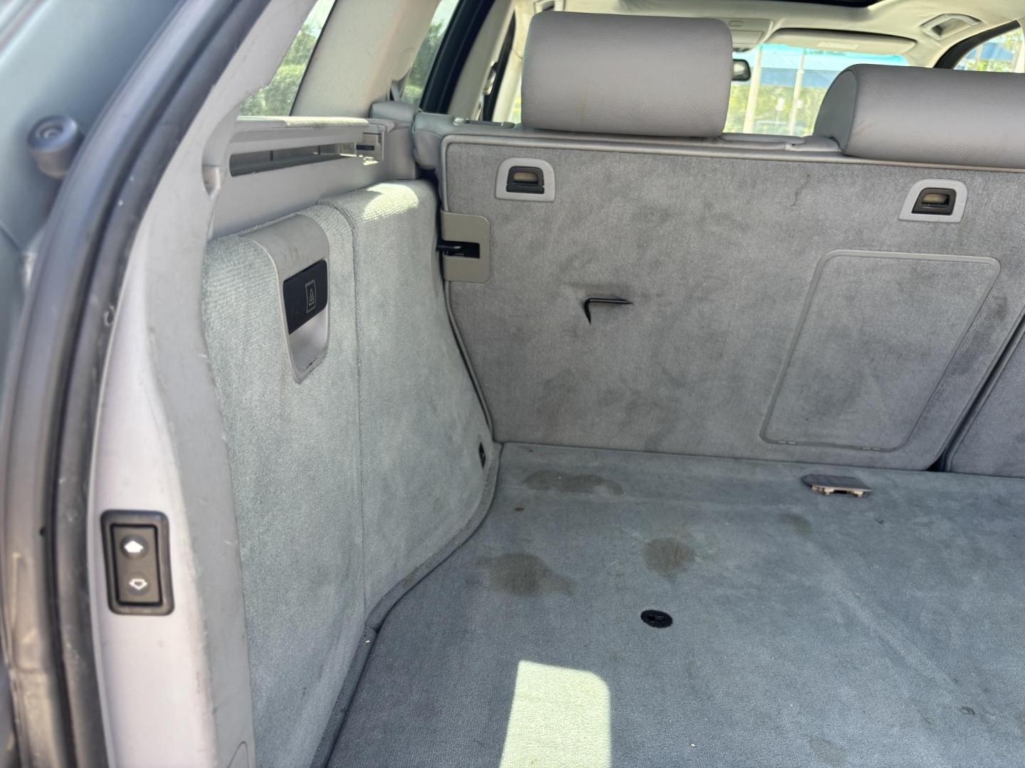 2002 BLUE /BLACK LEATHER BMW X5 3.0i (5UXFA535X2L) with an 3.0L L6 DOHC 24V engine, located at 11170 Summerlin Square Dr., Fort Myers Beach, FL, 33931, (239) 999-7777, 26.493546, -81.941628 - Photo#24