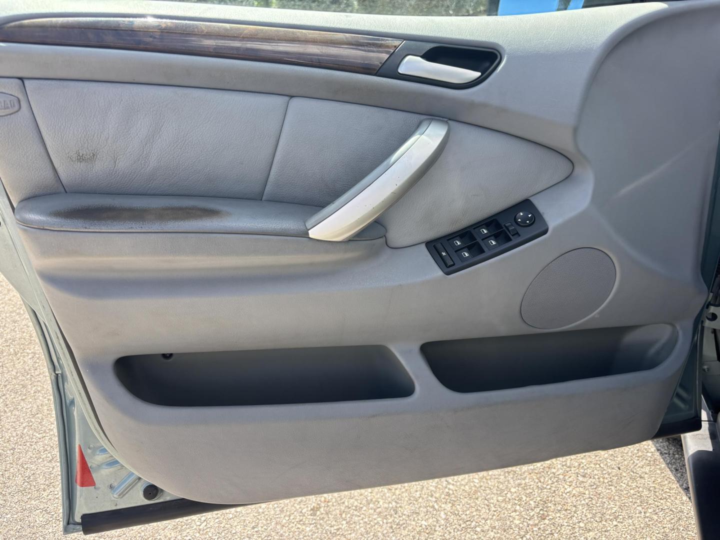 2002 BLUE /BLACK LEATHER BMW X5 3.0i (5UXFA535X2L) with an 3.0L L6 DOHC 24V engine, located at 11170 Summerlin Square Dr., Fort Myers Beach, FL, 33931, (239) 999-7777, 26.493546, -81.941628 - Photo#36