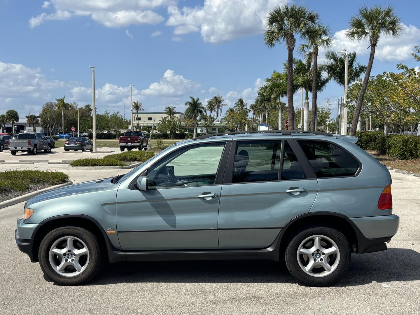 2002 BLUE /BLACK LEATHER BMW X5 3.0i (5UXFA535X2L) with an 3.0L L6 DOHC 24V engine, located at 11170 Summerlin Square Dr., Fort Myers Beach, FL, 33931, (239) 999-7777, 26.493546, -81.941628 - Photo#8