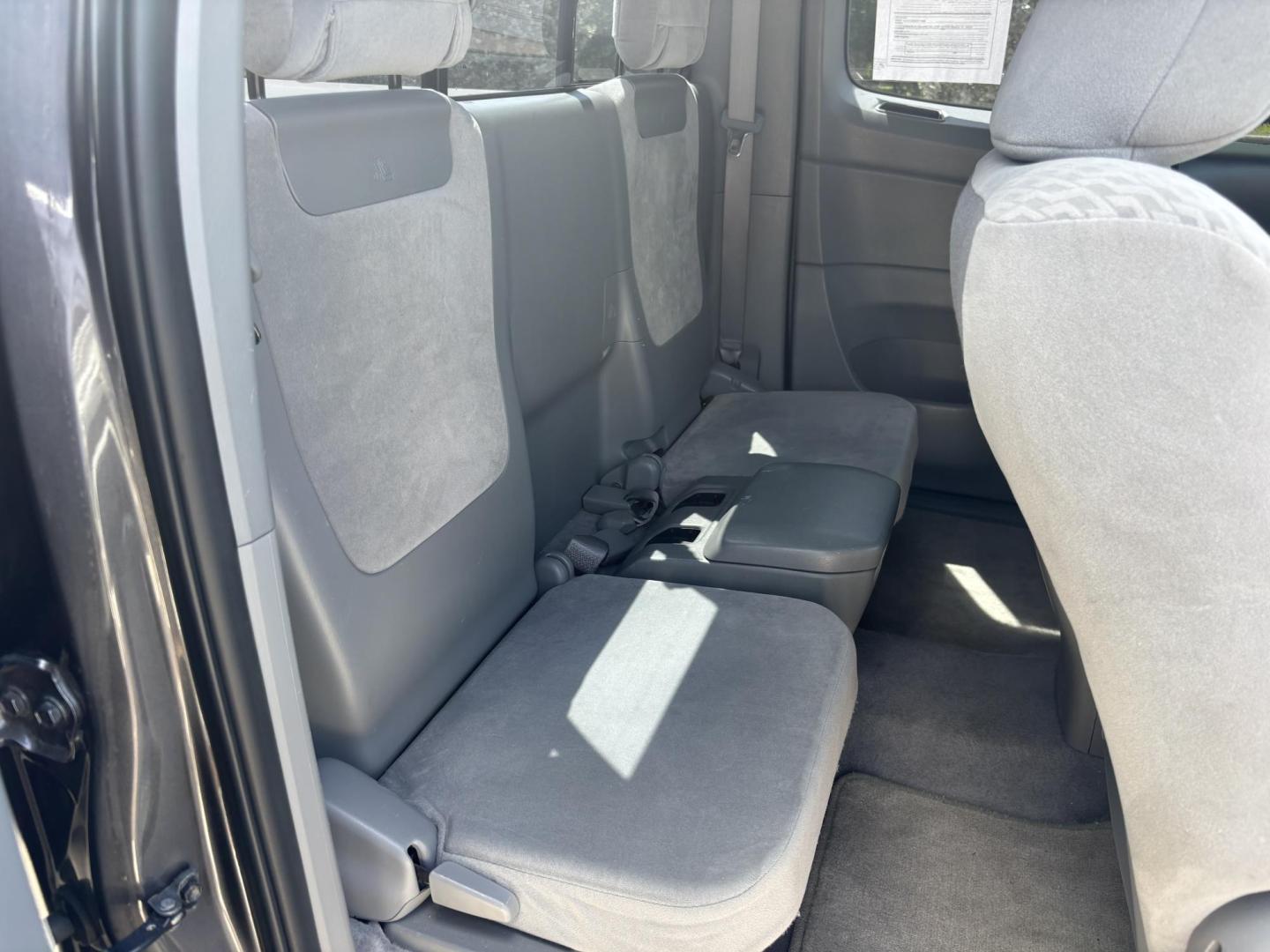 2011 GRAY /TAN CLOTH Toyota Tacoma Access Cab 2WD (5TFTX4CN6BX) with an 2.7L L4 DOHC 16V engine, 4 Speed Automatic transmission, located at 11170 Summerlin Square Dr., Fort Myers Beach, FL, 33931, (239) 999-7777, 26.493546, -81.941628 - Photo#15