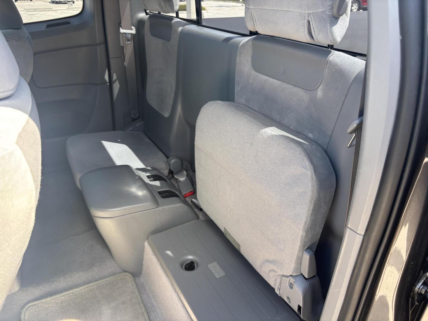 2011 GRAY /TAN CLOTH Toyota Tacoma Access Cab 2WD (5TFTX4CN6BX) with an 2.7L L4 DOHC 16V engine, 4 Speed Automatic transmission, located at 11170 Summerlin Square Dr., Fort Myers Beach, FL, 33931, (239) 999-7777, 26.493546, -81.941628 - Photo#18