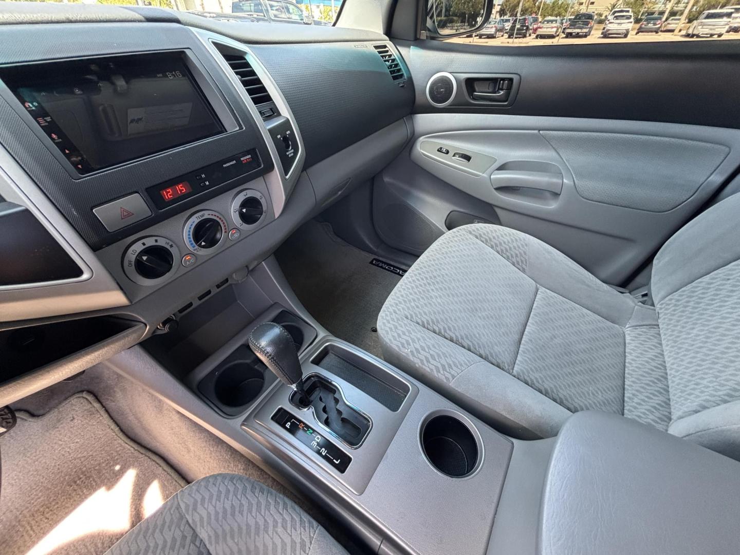 2011 GRAY /TAN CLOTH Toyota Tacoma Access Cab 2WD (5TFTX4CN6BX) with an 2.7L L4 DOHC 16V engine, 4 Speed Automatic transmission, located at 11170 Summerlin Square Dr., Fort Myers Beach, FL, 33931, (239) 999-7777, 26.493546, -81.941628 - Photo#11