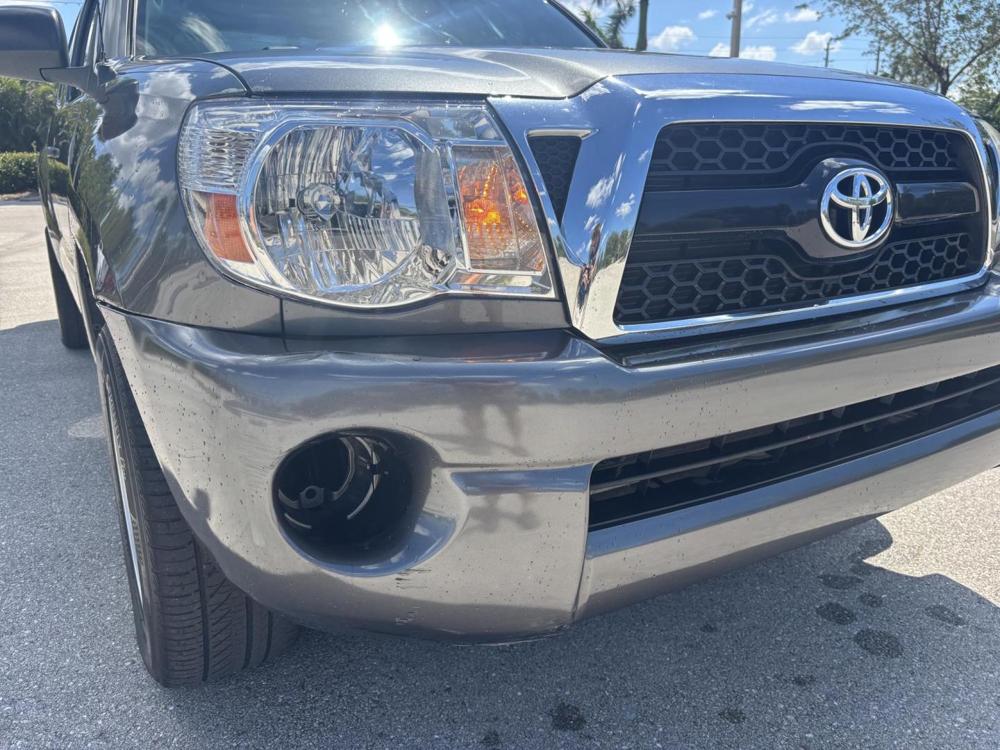 2011 GRAY /TAN CLOTH Toyota Tacoma Access Cab 2WD (5TFTX4CN6BX) with an 2.7L L4 DOHC 16V engine, 4 Speed Automatic transmission, located at 11170 Summerlin Square Dr., Fort Myers Beach, FL, 33931, (239) 999-7777, 26.493546, -81.941628 - Photo#29