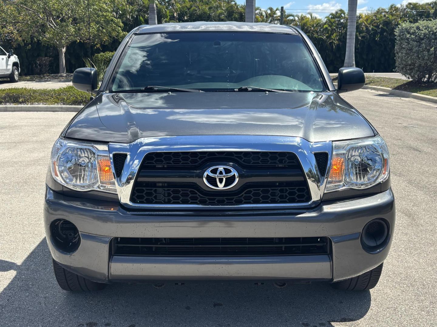 2011 GRAY /TAN CLOTH Toyota Tacoma Access Cab 2WD (5TFTX4CN6BX) with an 2.7L L4 DOHC 16V engine, 4 Speed Automatic transmission, located at 11170 Summerlin Square Dr., Fort Myers Beach, FL, 33931, (239) 999-7777, 26.493546, -81.941628 - Photo#2