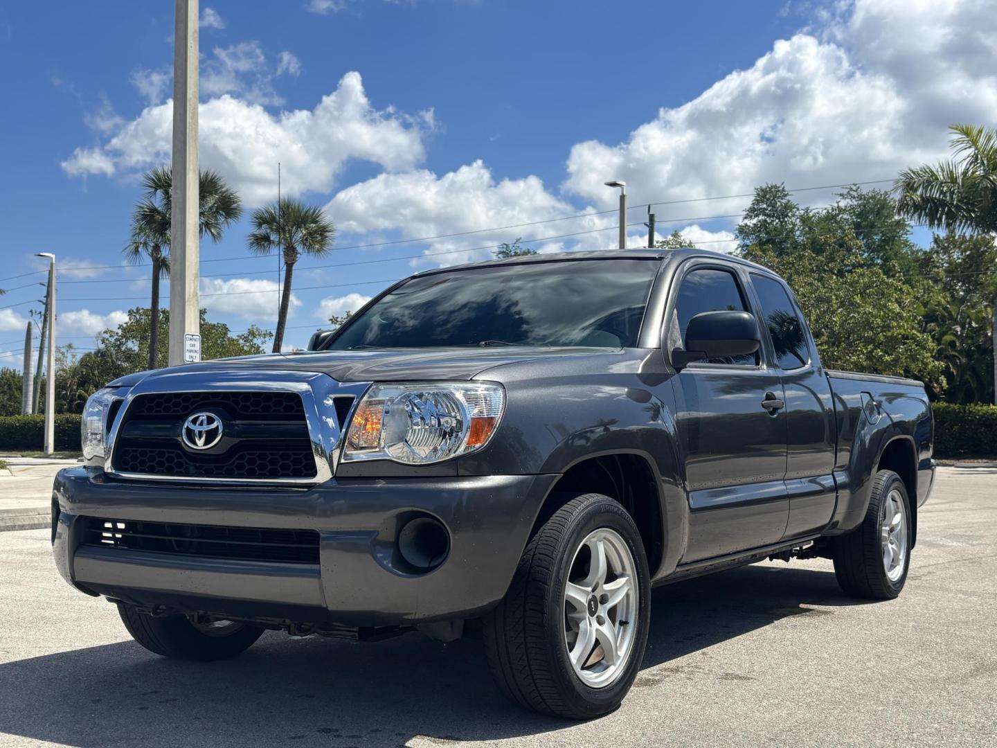 2011 GRAY /TAN CLOTH Toyota Tacoma Access Cab 2WD (5TFTX4CN6BX) with an 2.7L L4 DOHC 16V engine, 4 Speed Automatic transmission, located at 11170 Summerlin Square Dr., Fort Myers Beach, FL, 33931, (239) 999-7777, 26.493546, -81.941628 - Photo#1