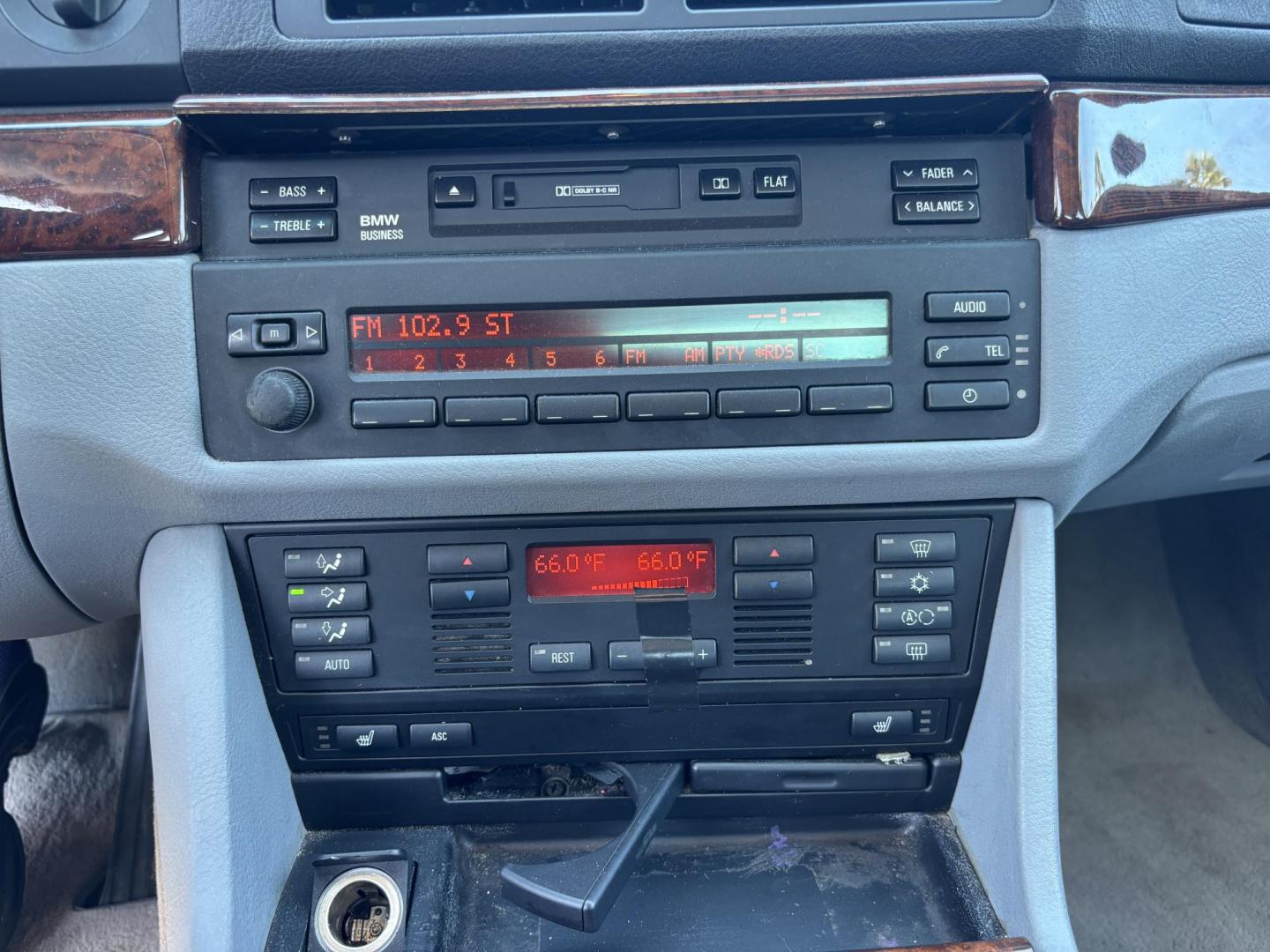 1999 SILVER /LIGHT GRAY LEATHER BMW 5-Series 528i (WBADM6336XB) with an 2.8L L6 DOHC 24V engine, 4-Speed Automatic Overdrive transmission, located at 11170 Summerlin Square Dr., Fort Myers Beach, FL, 33931, (239) 999-7777, 26.493546, -81.941628 - Take a look at this classic and well-kept 1999 BMW 5 Series — a rare find with only 82,000 miles and a history you can feel confident about. This BMW represents a time when driving experience came first. Known for its solid German engineering, smooth ride, and balanced handling, the 5 Series de - Photo#20