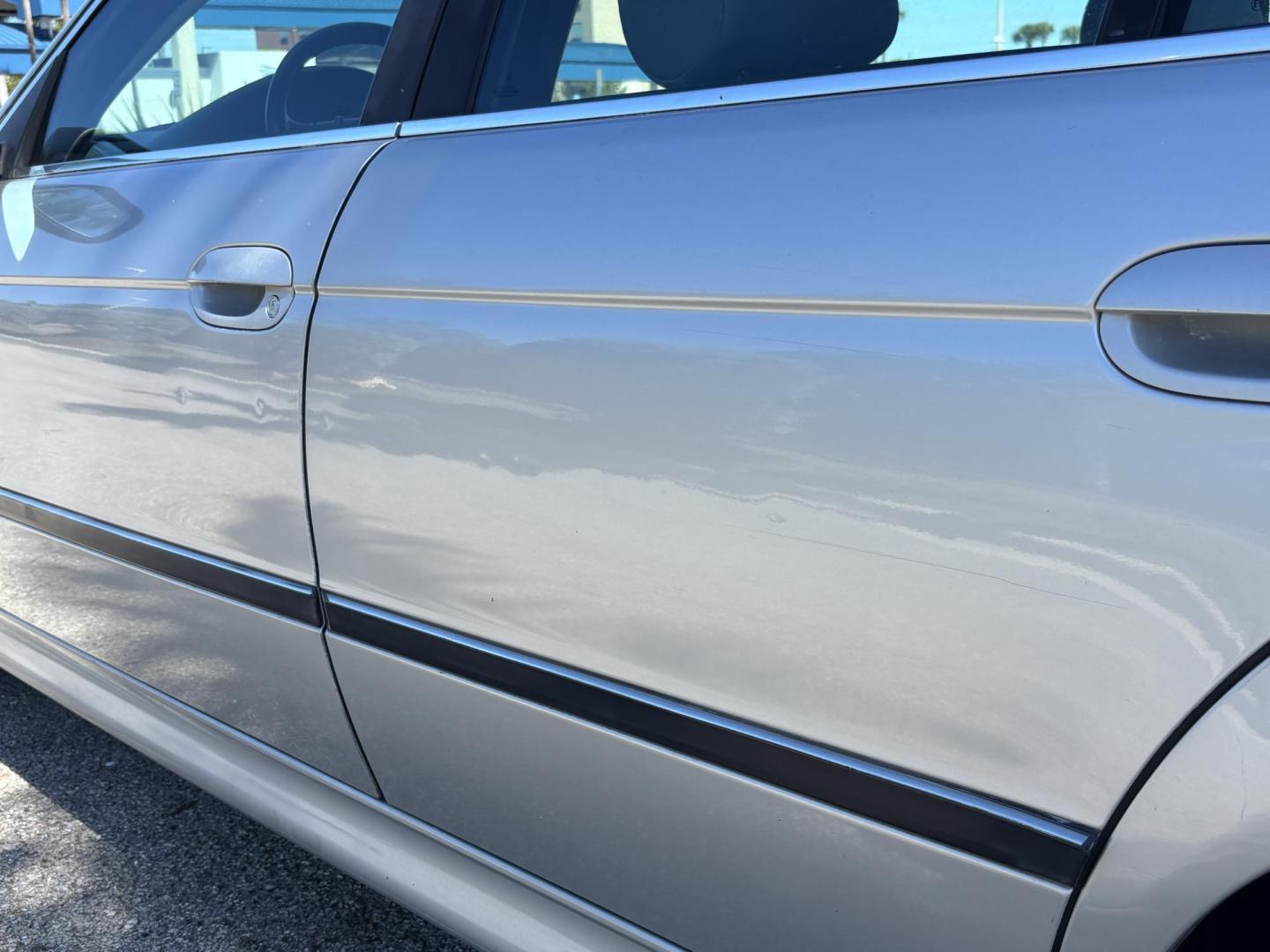 1999 SILVER /LIGHT GRAY LEATHER BMW 5-Series 528i (WBADM6336XB) with an 2.8L L6 DOHC 24V engine, 4-Speed Automatic Overdrive transmission, located at 11170 Summerlin Square Dr., Fort Myers Beach, FL, 33931, (239) 999-7777, 26.493546, -81.941628 - Take a look at this classic and well-kept 1999 BMW 5 Series — a rare find with only 82,000 miles and a history you can feel confident about. This BMW represents a time when driving experience came first. Known for its solid German engineering, smooth ride, and balanced handling, the 5 Series de - Photo#33
