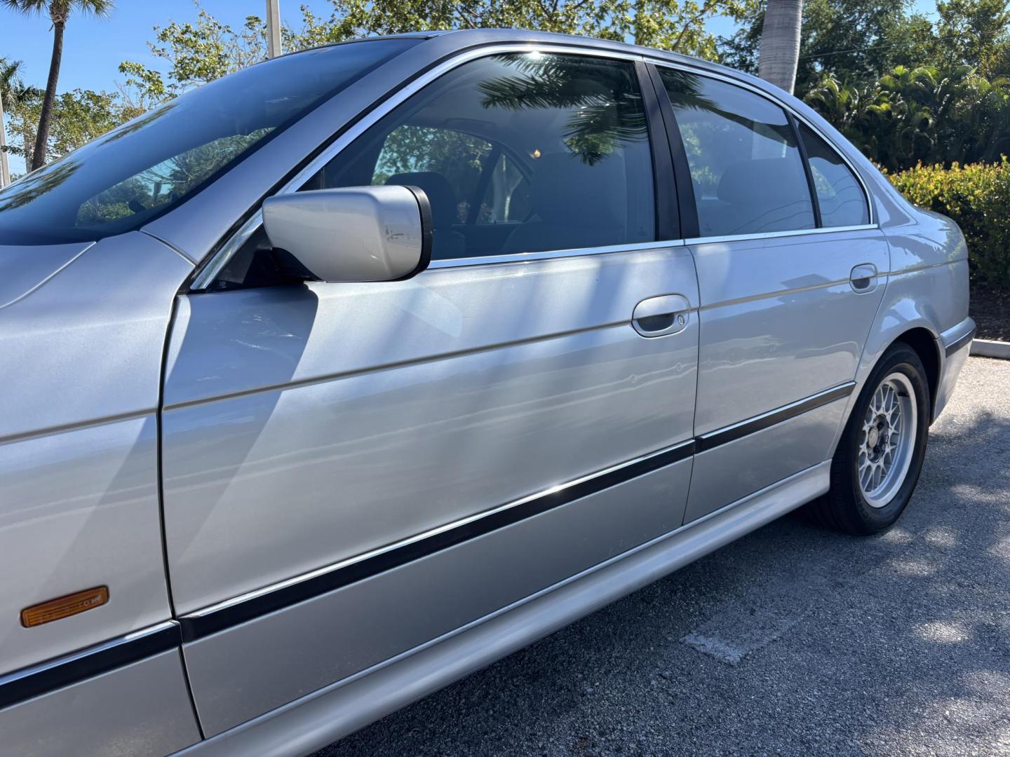 1999 SILVER /LIGHT GRAY LEATHER BMW 5-Series 528i (WBADM6336XB) with an 2.8L L6 DOHC 24V engine, 4-Speed Automatic Overdrive transmission, located at 11170 Summerlin Square Dr., Fort Myers Beach, FL, 33931, (239) 999-7777, 26.493546, -81.941628 - Take a look at this classic and well-kept 1999 BMW 5 Series — a rare find with only 82,000 miles and a history you can feel confident about. This BMW represents a time when driving experience came first. Known for its solid German engineering, smooth ride, and balanced handling, the 5 Series de - Photo#11