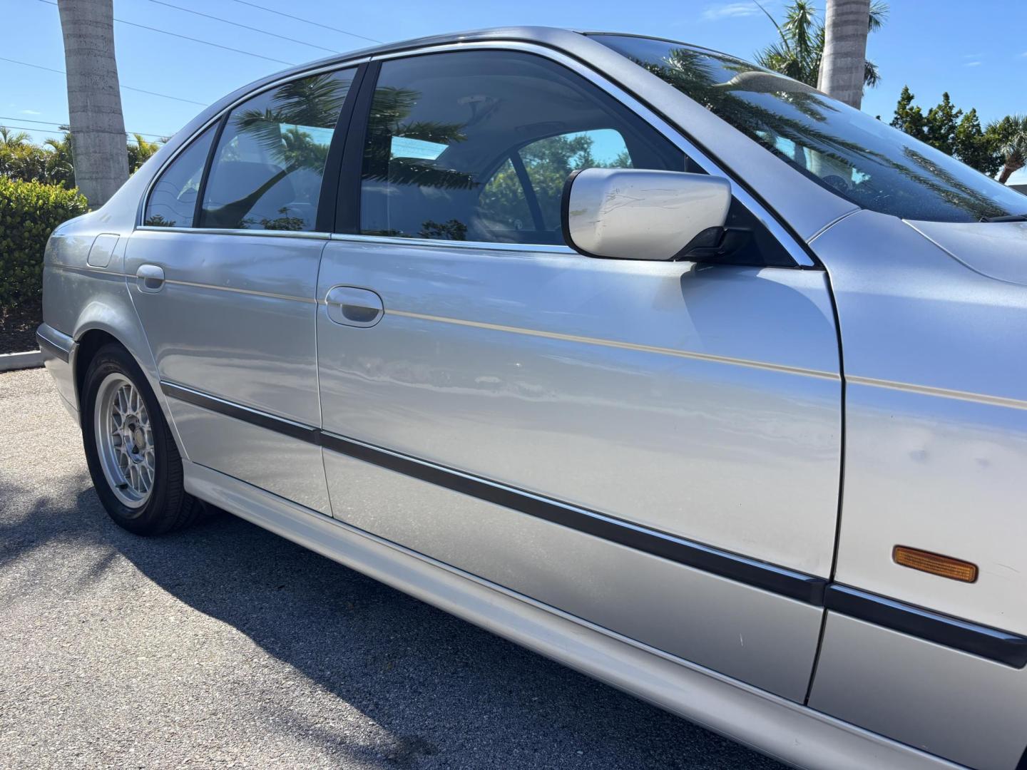1999 SILVER /LIGHT GRAY LEATHER BMW 5-Series 528i (WBADM6336XB) with an 2.8L L6 DOHC 24V engine, 4-Speed Automatic Overdrive transmission, located at 11170 Summerlin Square Dr., Fort Myers Beach, FL, 33931, (239) 999-7777, 26.493546, -81.941628 - Take a look at this classic and well-kept 1999 BMW 5 Series — a rare find with only 82,000 miles and a history you can feel confident about. This BMW represents a time when driving experience came first. Known for its solid German engineering, smooth ride, and balanced handling, the 5 Series de - Photo#9
