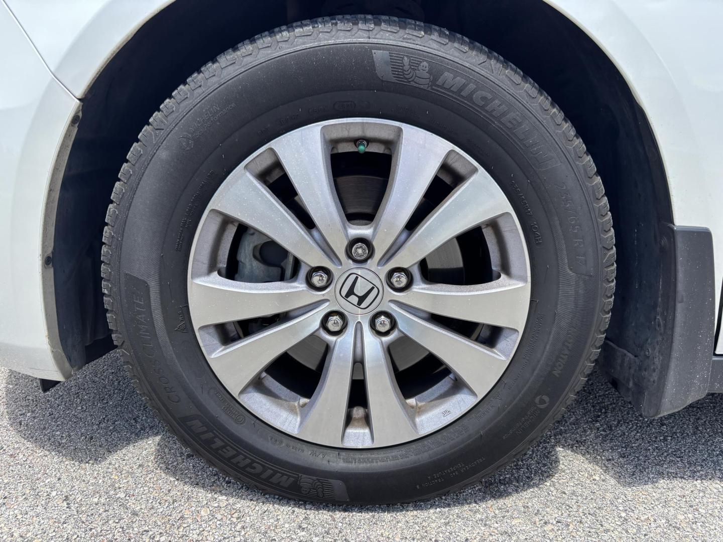 2016 WHITE Honda Odyssey EX-L (5FNRL5H60GB) with an 3.5L V6 SOHC 24V engine, 6A transmission, located at 11170 Summerlin Square Dr., Fort Myers Beach, FL, 33931, (239) 999-7777, 26.493546, -81.941628 - Photo#46