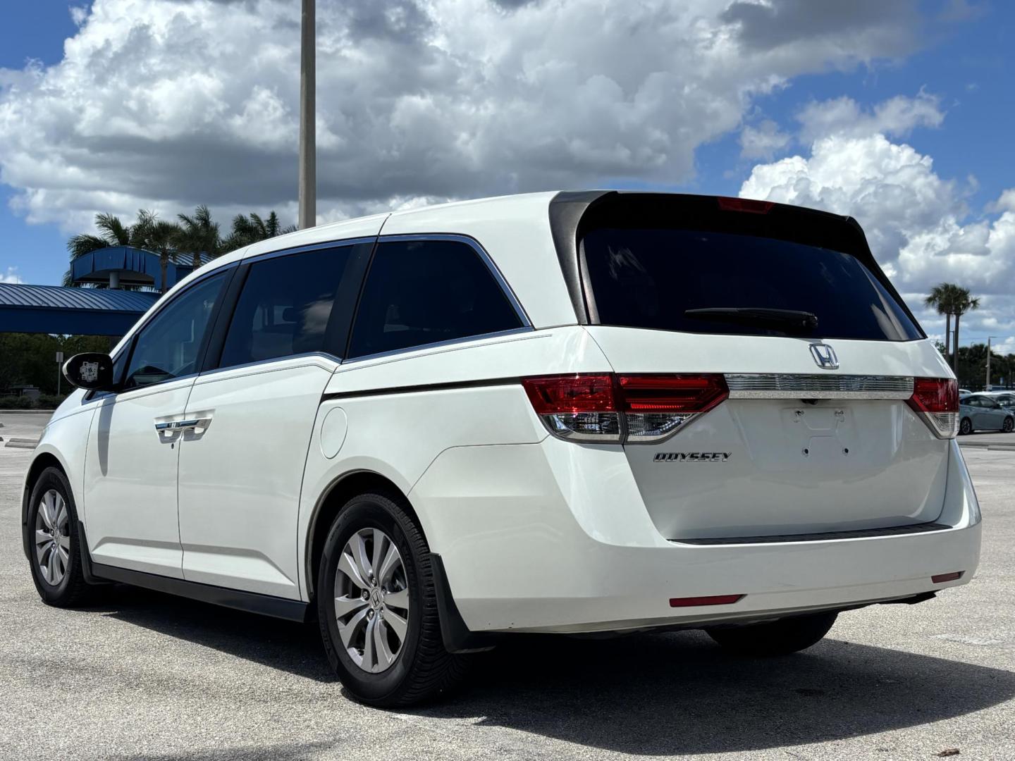 2016 WHITE Honda Odyssey EX-L (5FNRL5H60GB) with an 3.5L V6 SOHC 24V engine, 6A transmission, located at 11170 Summerlin Square Dr., Fort Myers Beach, FL, 33931, (239) 999-7777, 26.493546, -81.941628 - Photo#5