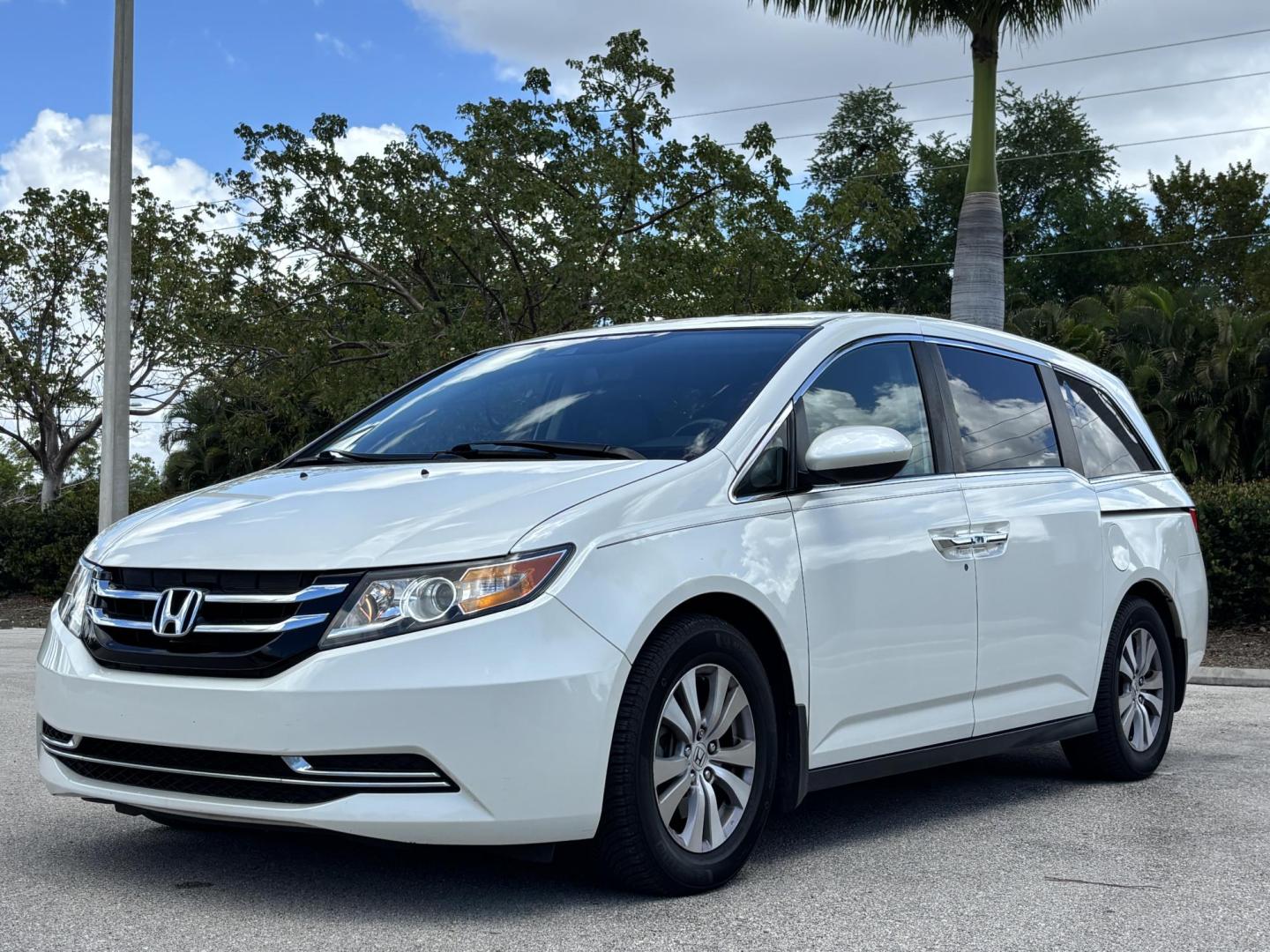 2016 WHITE Honda Odyssey EX-L (5FNRL5H60GB) with an 3.5L V6 SOHC 24V engine, 6A transmission, located at 11170 Summerlin Square Dr., Fort Myers Beach, FL, 33931, (239) 999-7777, 26.493546, -81.941628 - Photo#1