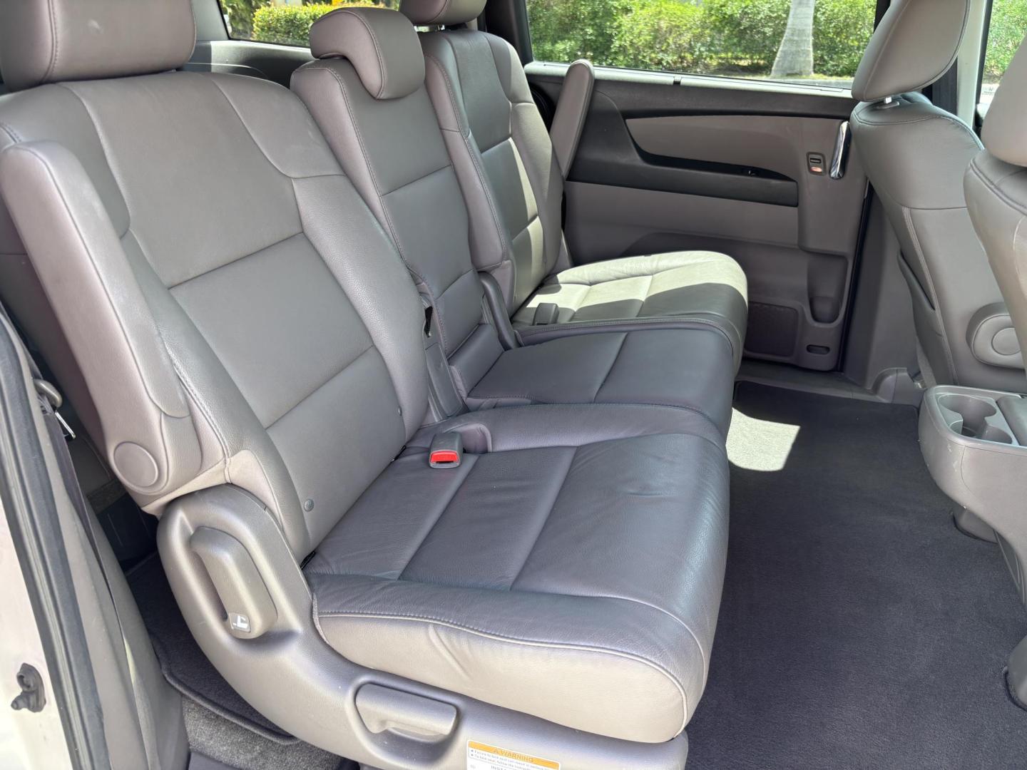 2016 WHITE Honda Odyssey EX-L (5FNRL5H60GB) with an 3.5L V6 SOHC 24V engine, 6A transmission, located at 11170 Summerlin Square Dr., Fort Myers Beach, FL, 33931, (239) 999-7777, 26.493546, -81.941628 - Photo#19