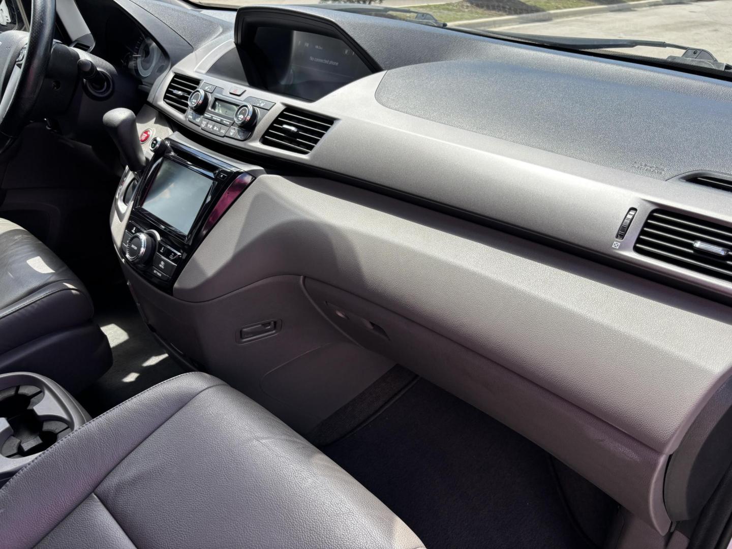 2016 WHITE Honda Odyssey EX-L (5FNRL5H60GB) with an 3.5L V6 SOHC 24V engine, 6A transmission, located at 11170 Summerlin Square Dr., Fort Myers Beach, FL, 33931, (239) 999-7777, 26.493546, -81.941628 - Photo#14