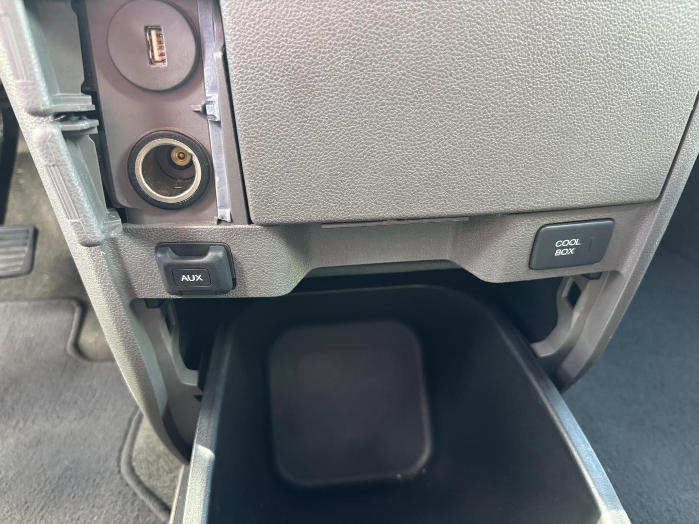 2016 WHITE Honda Odyssey EX-L (5FNRL5H60GB) with an 3.5L V6 SOHC 24V engine, 6A transmission, located at 11170 Summerlin Square Dr., Fort Myers Beach, FL, 33931, (239) 999-7777, 26.493546, -81.941628 - Photo#39