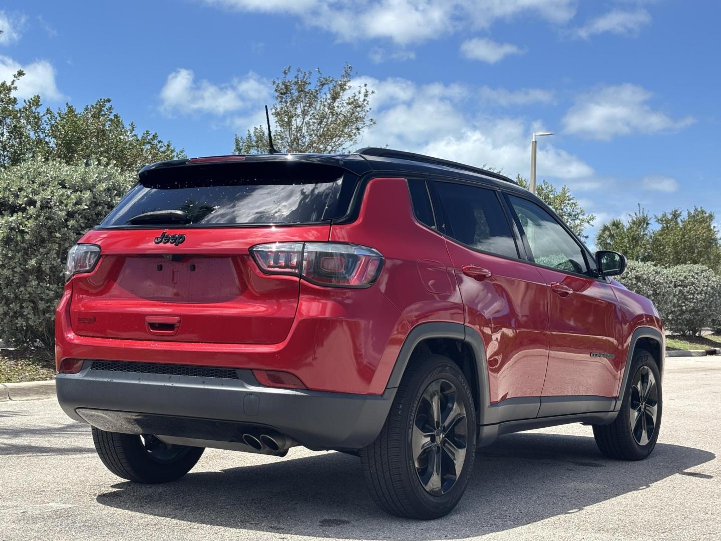 2020 RED /BLACK CLOTH Jeep Compass Altitude (3C4NJCBB6LT) with an 2.4L L4 DOHC 16V engine, located at 11170 Summerlin Square Dr., Fort Myers Beach, FL, 33931, (239) 999-7777, 26.493546, -81.941628 - Photo#7