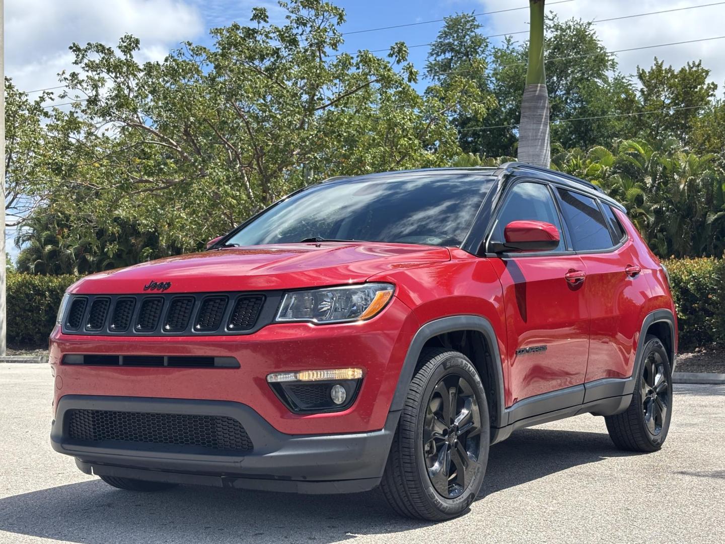 2020 RED /BLACK CLOTH Jeep Compass Altitude (3C4NJCBB6LT) with an 2.4L L4 DOHC 16V engine, located at 11170 Summerlin Square Dr., Fort Myers Beach, FL, 33931, (239) 999-7777, 26.493546, -81.941628 - Photo#1