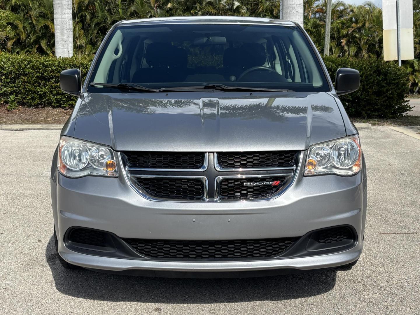 2016 SILVER /CHARCOAL CLOTH Dodge Grand Caravan SE (2C4RDGBG9GR) with an 3.6L V6 DOHC 24V engine, 6A transmission, located at 11170 Summerlin Square Dr., Fort Myers Beach, FL, 33931, (239) 999-7777, 26.493546, -81.941628 - Photo#2