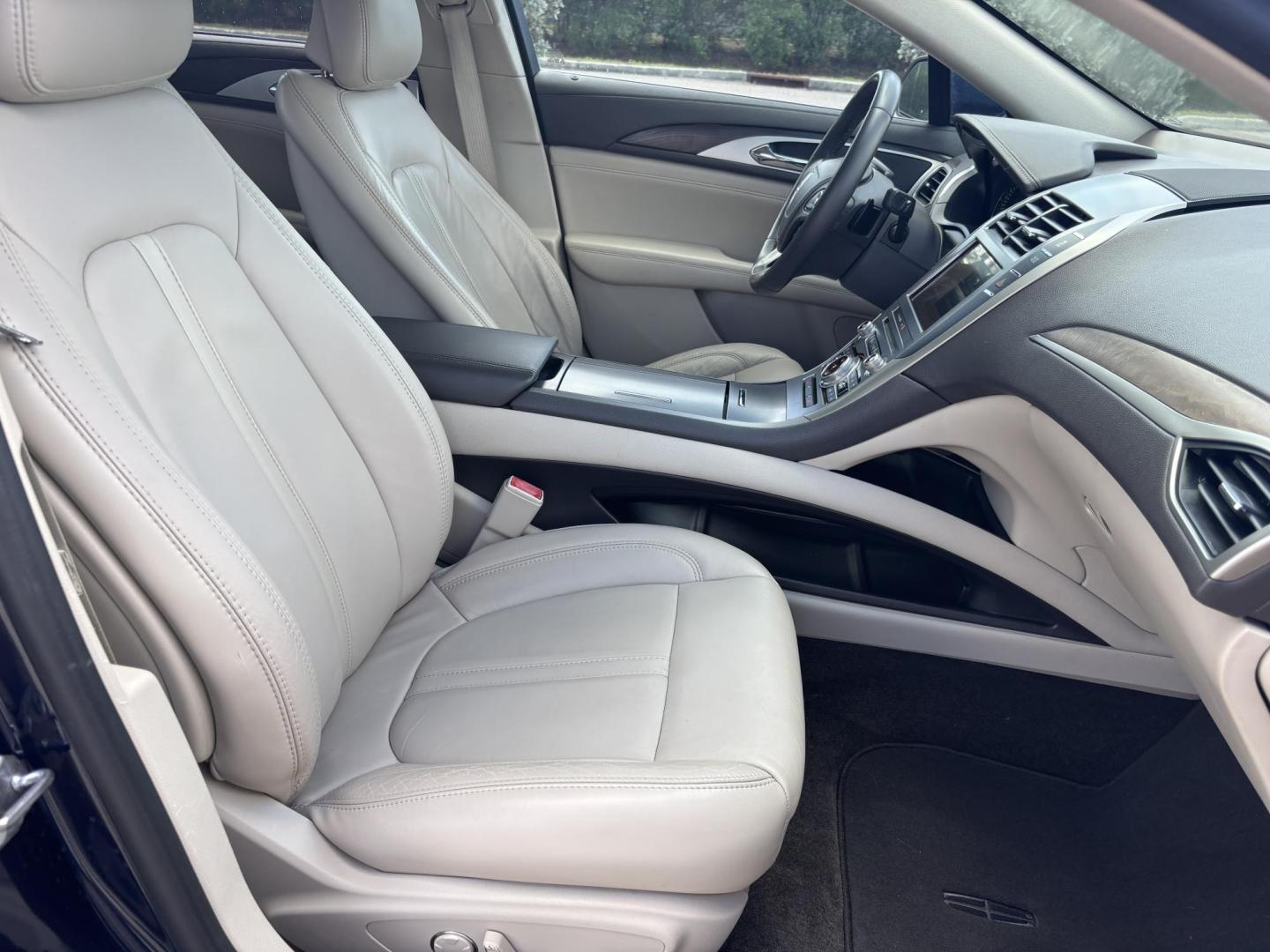 2017 BLUE Lincoln MKZ Select FWD (3LN6L5C98HR) with an 2.0L L4 DOHC 16V engine, 6A transmission, located at 11170 Summerlin Square Dr., Fort Myers Beach, FL, 33931, (239) 999-7777, 26.493546, -81.941628 - Photo#13