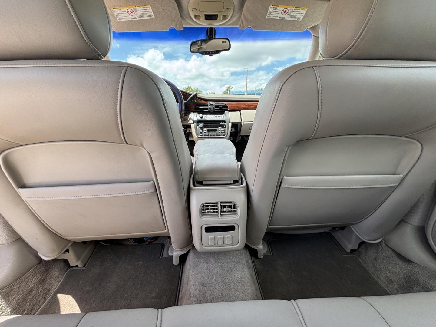 2002 WHITE /BEIGE LEATHER Cadillac Deville Sedan (1G6KD54Y82U) with an 4.6L V8 DOHC 32V engine, 4-Speed Automatic Overdrive transmission, located at 11170 Summerlin Square Dr., Fort Myers Beach, FL, 33931, (239) 999-7777, 26.493546, -81.941628 - Photo#18