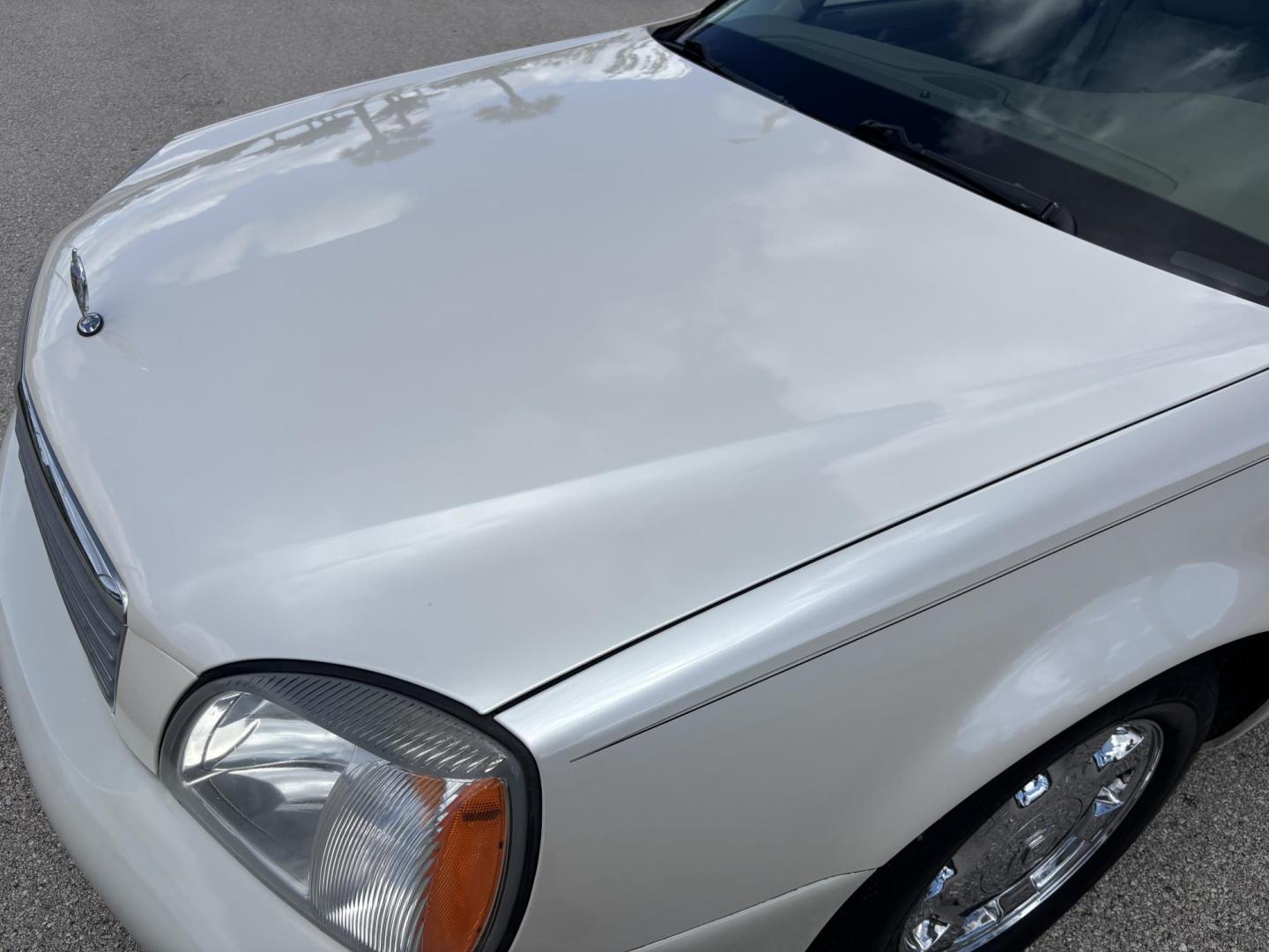 2002 WHITE /BEIGE LEATHER Cadillac Deville Sedan (1G6KD54Y82U) with an 4.6L V8 DOHC 32V engine, 4-Speed Automatic Overdrive transmission, located at 11170 Summerlin Square Dr., Fort Myers Beach, FL, 33931, (239) 999-7777, 26.493546, -81.941628 - Photo#40