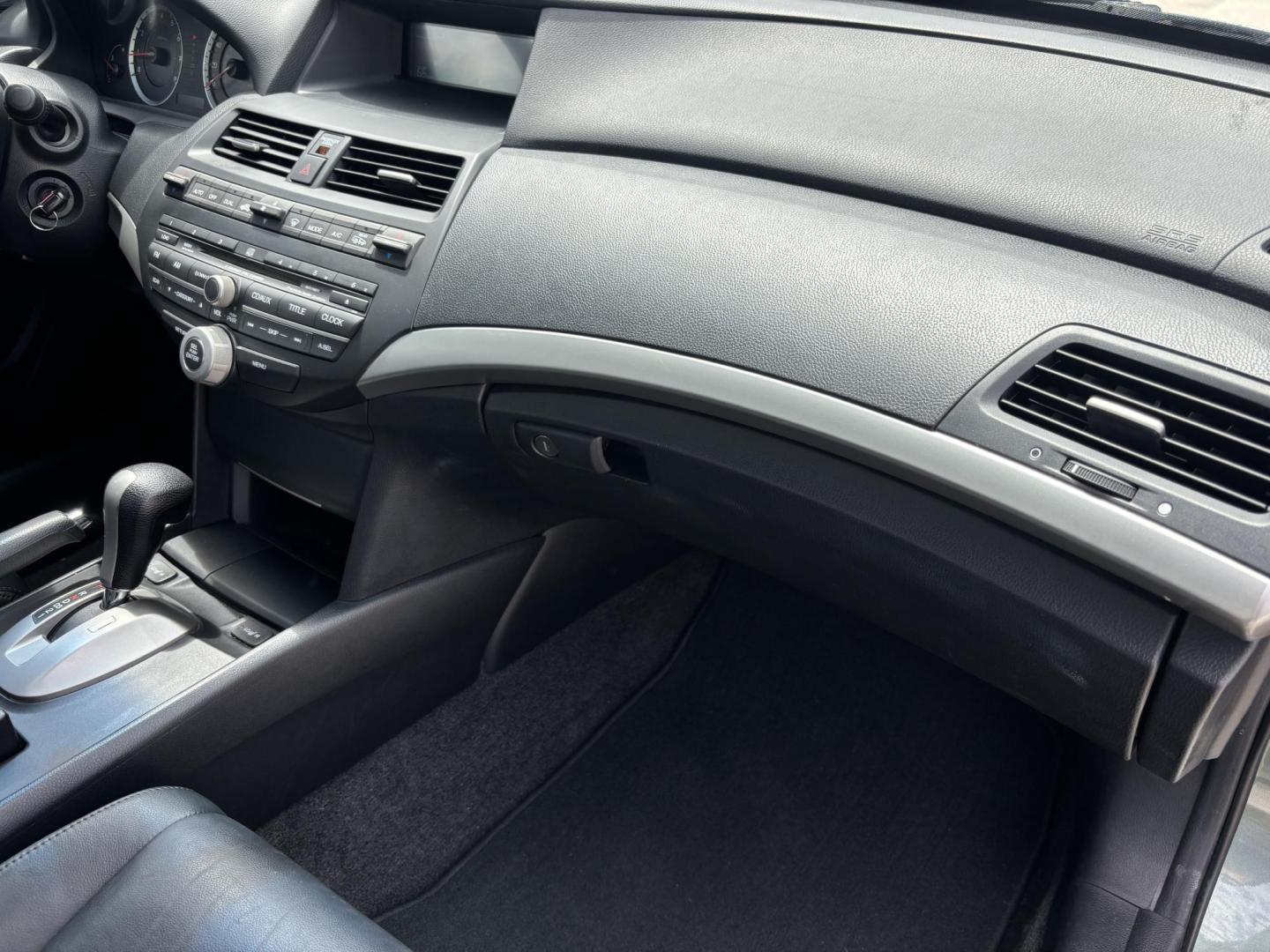 2009 GREEN Honda Accord EX-L Sedan AT (1HGCP26899A) with an 2.4L L4 DOHC 16V engine, 5-Speed Automatic transmission, located at 11170 Summerlin Square Dr., Fort Myers Beach, FL, 33931, (239) 999-7777, 26.493546, -81.941628 - Photo#14