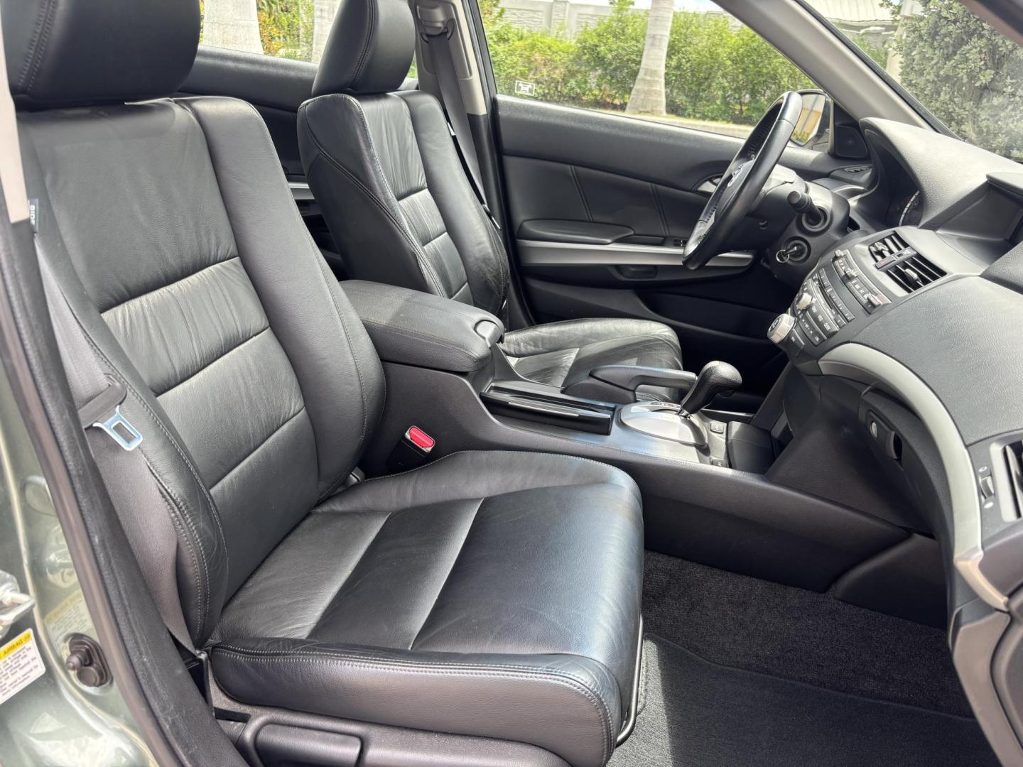 2009 GREEN Honda Accord EX-L Sedan AT (1HGCP26899A) with an 2.4L L4 DOHC 16V engine, 5-Speed Automatic transmission, located at 11170 Summerlin Square Dr., Fort Myers Beach, FL, 33931, (239) 999-7777, 26.493546, -81.941628 - Photo#15