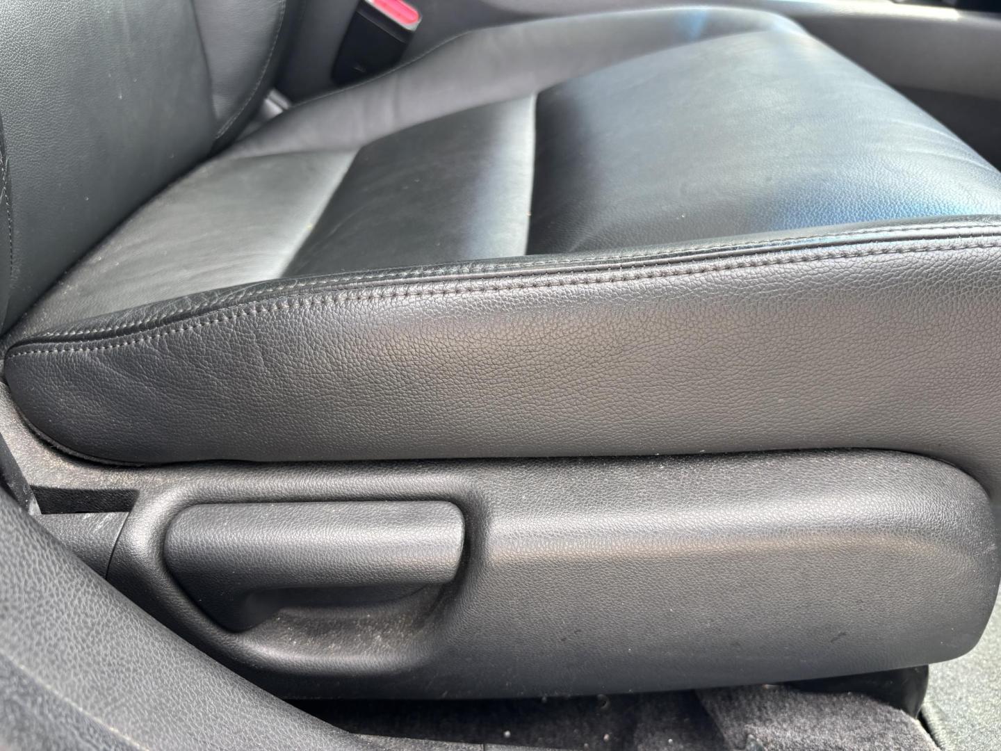 2009 GREEN Honda Accord EX-L Sedan AT (1HGCP26899A) with an 2.4L L4 DOHC 16V engine, 5-Speed Automatic transmission, located at 11170 Summerlin Square Dr., Fort Myers Beach, FL, 33931, (239) 999-7777, 26.493546, -81.941628 - Photo#16