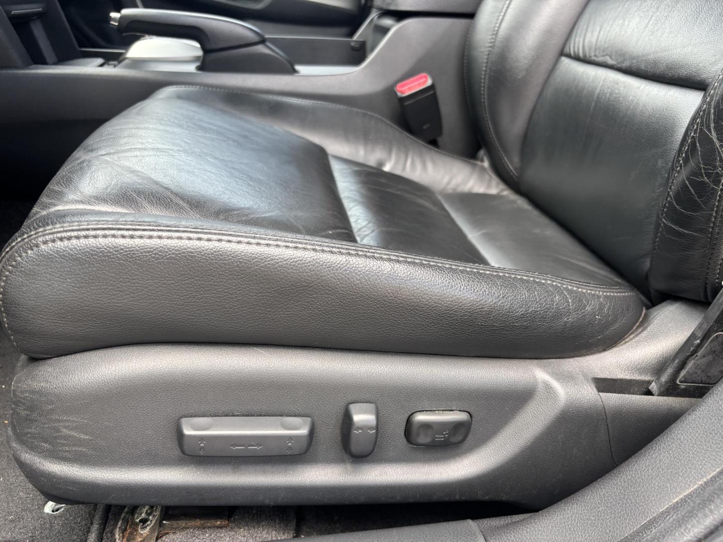 2009 GREEN Honda Accord EX-L Sedan AT (1HGCP26899A) with an 2.4L L4 DOHC 16V engine, 5-Speed Automatic transmission, located at 11170 Summerlin Square Dr., Fort Myers Beach, FL, 33931, (239) 999-7777, 26.493546, -81.941628 - Photo#11