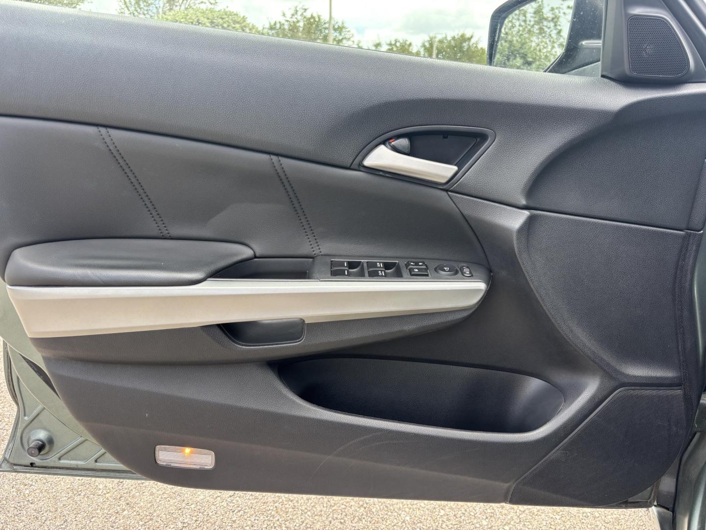 2009 GREEN Honda Accord EX-L Sedan AT (1HGCP26899A) with an 2.4L L4 DOHC 16V engine, 5-Speed Automatic transmission, located at 11170 Summerlin Square Dr., Fort Myers Beach, FL, 33931, (239) 999-7777, 26.493546, -81.941628 - Photo#24