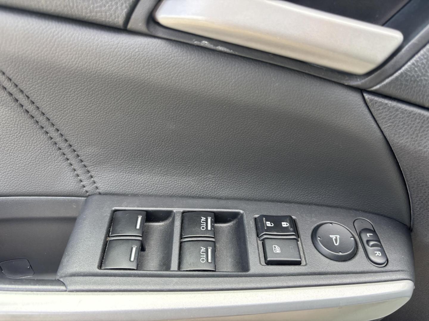 2009 GREEN Honda Accord EX-L Sedan AT (1HGCP26899A) with an 2.4L L4 DOHC 16V engine, 5-Speed Automatic transmission, located at 11170 Summerlin Square Dr., Fort Myers Beach, FL, 33931, (239) 999-7777, 26.493546, -81.941628 - Photo#25