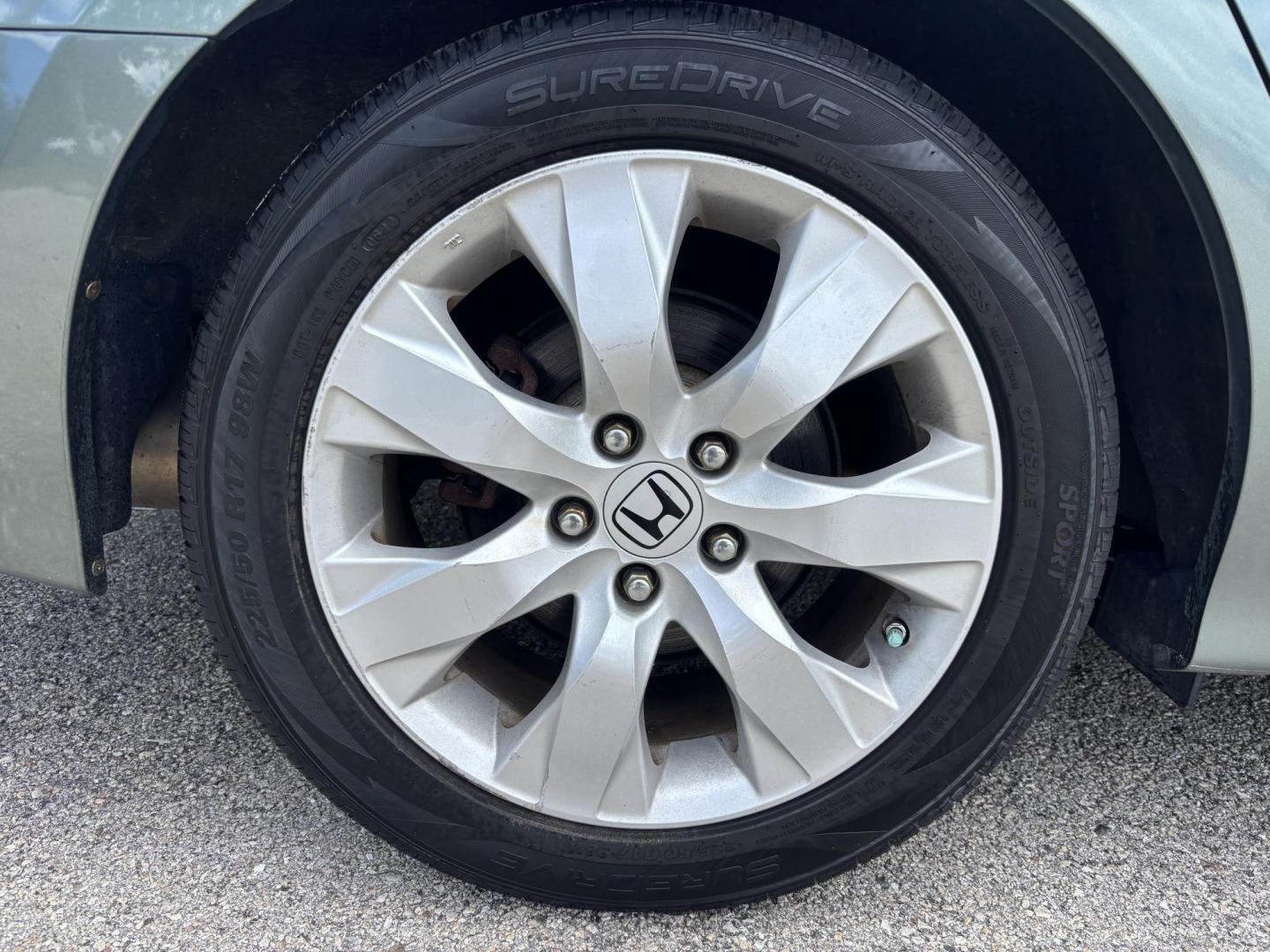 2009 GREEN Honda Accord EX-L Sedan AT (1HGCP26899A) with an 2.4L L4 DOHC 16V engine, 5-Speed Automatic transmission, located at 11170 Summerlin Square Dr., Fort Myers Beach, FL, 33931, (239) 999-7777, 26.493546, -81.941628 - Photo#33