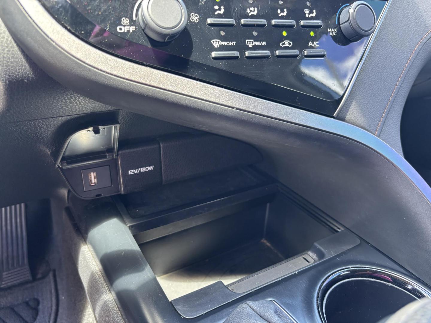 2020 SILVER /Light Gray Cloth Toyota Camry LE (4T1C11AKXLU) with an 2.5L L4 DOHC 16V engine, 8A transmission, located at 11170 Summerlin Square Dr., Fort Myers Beach, FL, 33931, (239) 999-7777, 26.493546, -81.941628 - Check out this dependable and fuel-efficient 2020 Toyota Camry LE — a Carfax 1-Owner vehicle with only 65,000 miles and a clean history with no accidents reported. This Camry LE is the perfect combination of reliability, safety, and modern technology. With Toyota’s reputation for long-lasting - Photo#25