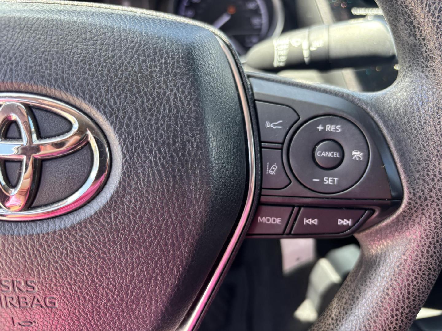 2020 SILVER /Light Gray Cloth Toyota Camry LE (4T1C11AKXLU) with an 2.5L L4 DOHC 16V engine, 8A transmission, located at 11170 Summerlin Square Dr., Fort Myers Beach, FL, 33931, (239) 999-7777, 26.493546, -81.941628 - Check out this dependable and fuel-efficient 2020 Toyota Camry LE — a Carfax 1-Owner vehicle with only 65,000 miles and a clean history with no accidents reported. This Camry LE is the perfect combination of reliability, safety, and modern technology. With Toyota’s reputation for long-lasting - Photo#22