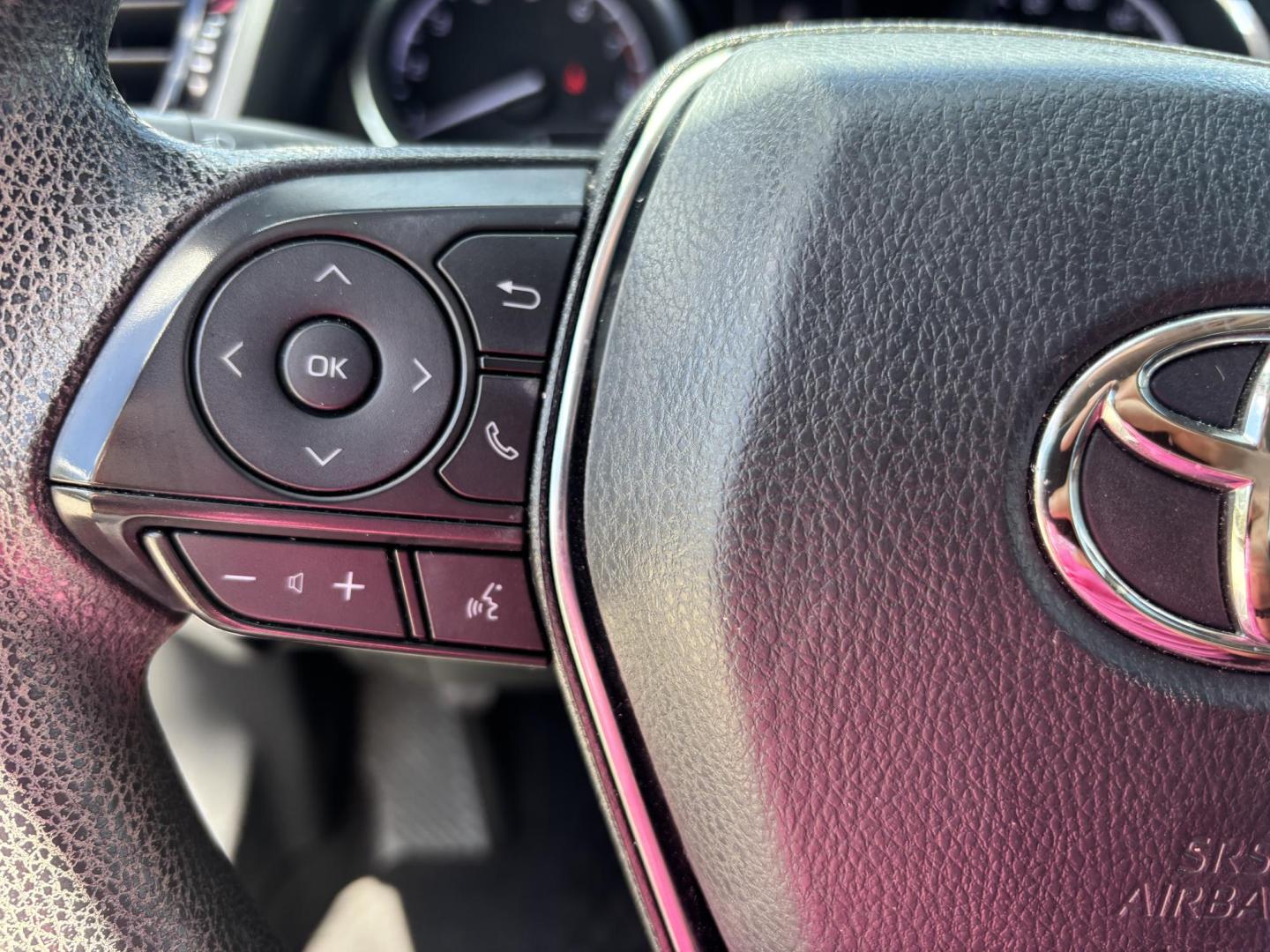 2020 SILVER /Light Gray Cloth Toyota Camry LE (4T1C11AKXLU) with an 2.5L L4 DOHC 16V engine, 8A transmission, located at 11170 Summerlin Square Dr., Fort Myers Beach, FL, 33931, (239) 999-7777, 26.493546, -81.941628 - Check out this dependable and fuel-efficient 2020 Toyota Camry LE — a Carfax 1-Owner vehicle with only 65,000 miles and a clean history with no accidents reported. This Camry LE is the perfect combination of reliability, safety, and modern technology. With Toyota’s reputation for long-lasting - Photo#21