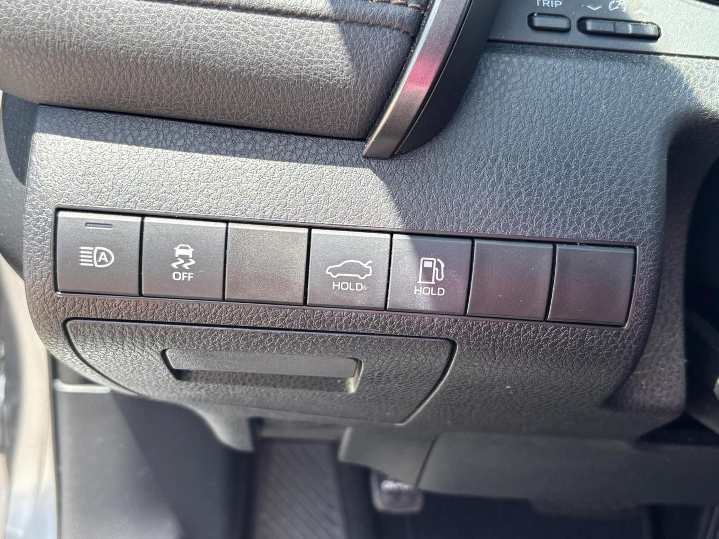 2020 SILVER /Light Gray Cloth Toyota Camry LE (4T1C11AKXLU) with an 2.5L L4 DOHC 16V engine, 8A transmission, located at 11170 Summerlin Square Dr., Fort Myers Beach, FL, 33931, (239) 999-7777, 26.493546, -81.941628 - Check out this dependable and fuel-efficient 2020 Toyota Camry LE — a Carfax 1-Owner vehicle with only 65,000 miles and a clean history with no accidents reported. This Camry LE is the perfect combination of reliability, safety, and modern technology. With Toyota’s reputation for long-lasting - Photo#19