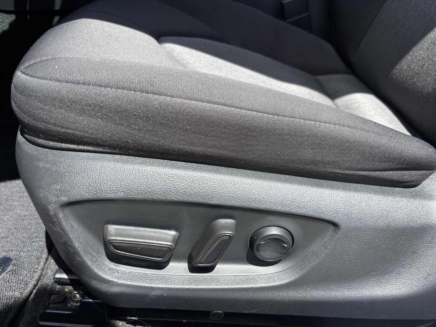 2020 SILVER /Light Gray Cloth Toyota Camry LE (4T1C11AKXLU) with an 2.5L L4 DOHC 16V engine, 8A transmission, located at 11170 Summerlin Square Dr., Fort Myers Beach, FL, 33931, (239) 999-7777, 26.493546, -81.941628 - Check out this dependable and fuel-efficient 2020 Toyota Camry LE — a Carfax 1-Owner vehicle with only 65,000 miles and a clean history with no accidents reported. This Camry LE is the perfect combination of reliability, safety, and modern technology. With Toyota’s reputation for long-lasting - Photo#11