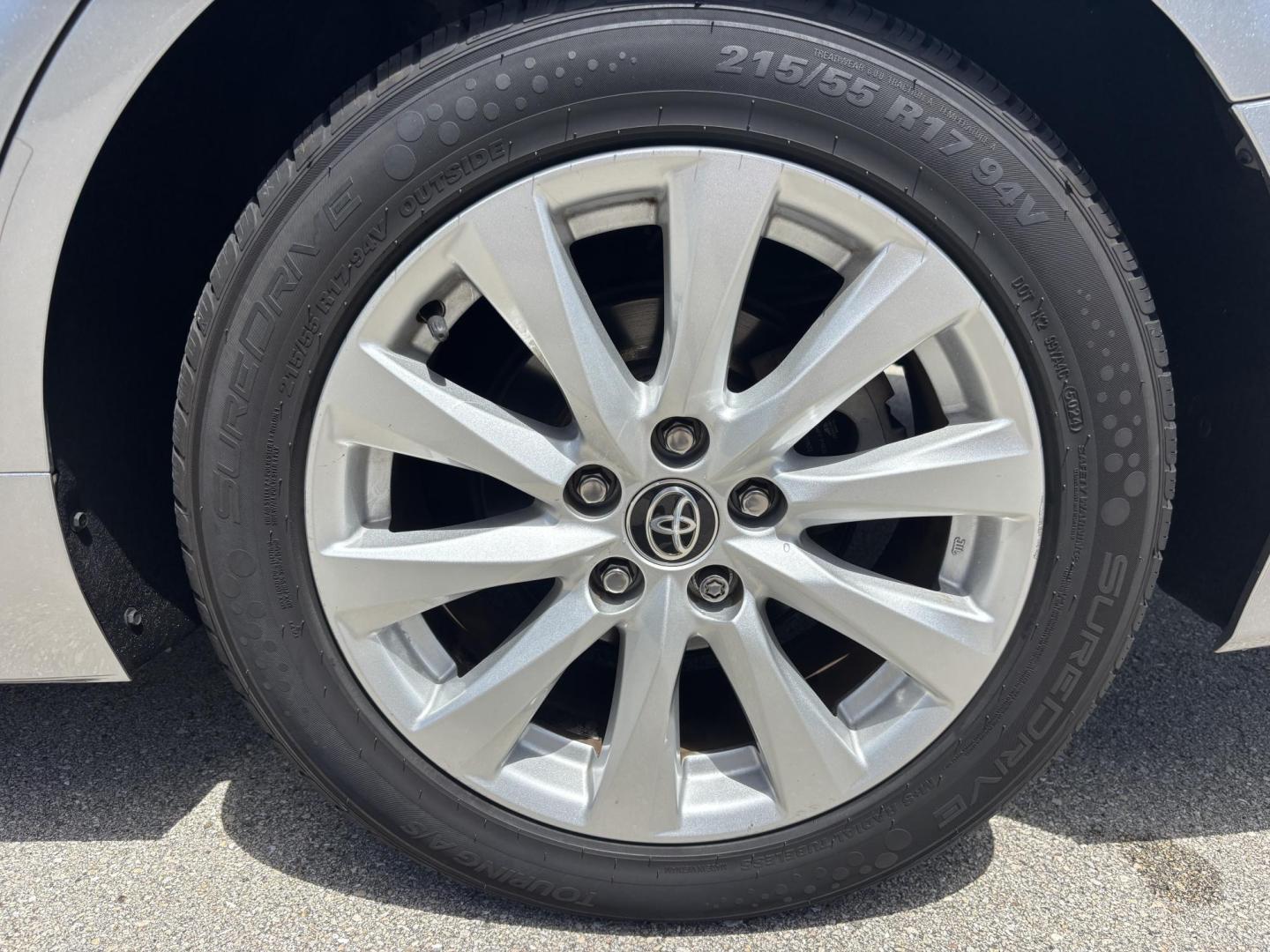 2020 SILVER /Light Gray Cloth Toyota Camry LE (4T1C11AKXLU) with an 2.5L L4 DOHC 16V engine, 8A transmission, located at 11170 Summerlin Square Dr., Fort Myers Beach, FL, 33931, (239) 999-7777, 26.493546, -81.941628 - Check out this dependable and fuel-efficient 2020 Toyota Camry LE — a Carfax 1-Owner vehicle with only 65,000 miles and a clean history with no accidents reported. This Camry LE is the perfect combination of reliability, safety, and modern technology. With Toyota’s reputation for long-lasting - Photo#40