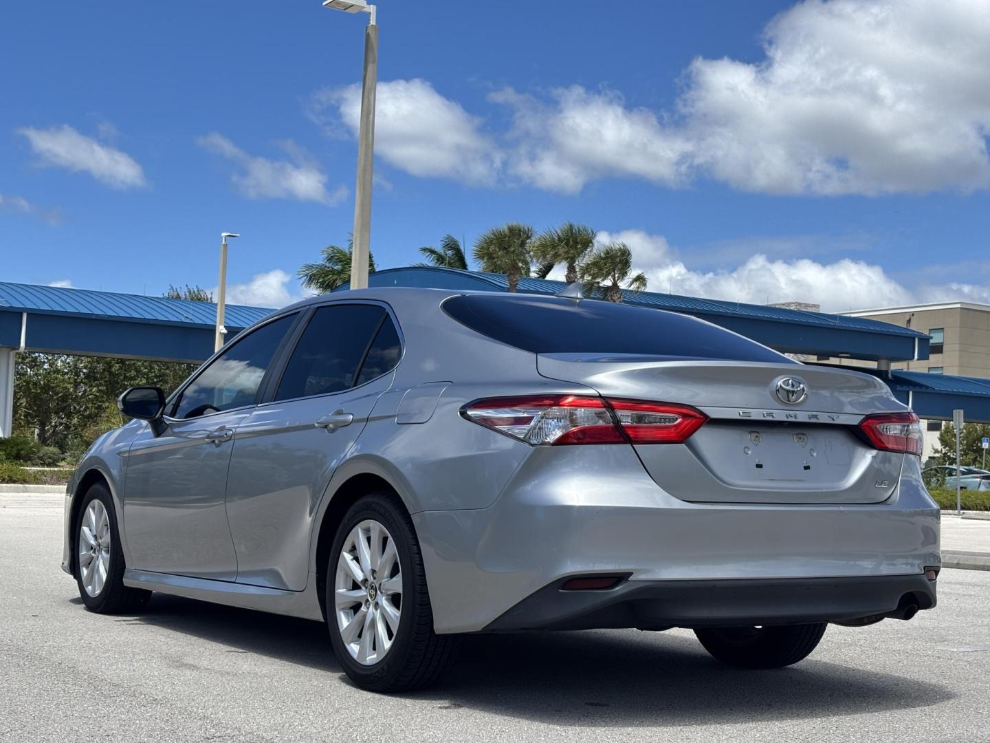 2020 SILVER /Light Gray Cloth Toyota Camry LE (4T1C11AKXLU) with an 2.5L L4 DOHC 16V engine, 8A transmission, located at 11170 Summerlin Square Dr., Fort Myers Beach, FL, 33931, (239) 999-7777, 26.493546, -81.941628 - Check out this dependable and fuel-efficient 2020 Toyota Camry LE — a Carfax 1-Owner vehicle with only 65,000 miles and a clean history with no accidents reported. This Camry LE is the perfect combination of reliability, safety, and modern technology. With Toyota’s reputation for long-lasting - Photo#5