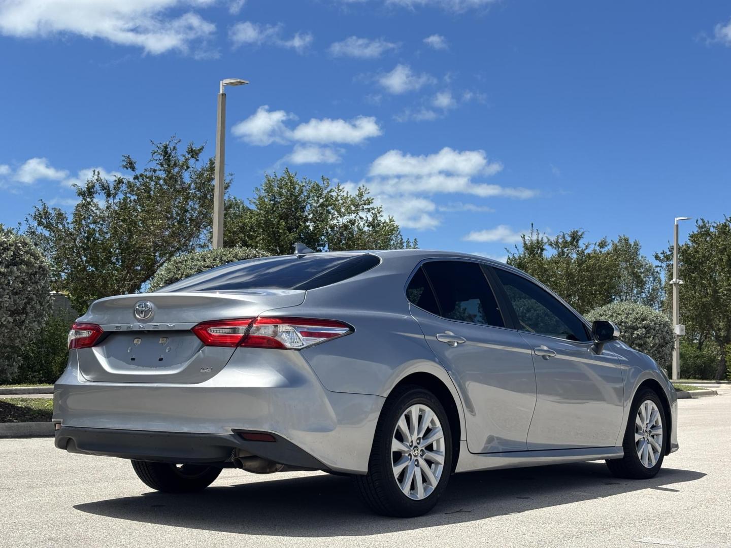 2020 SILVER /Light Gray Cloth Toyota Camry LE (4T1C11AKXLU) with an 2.5L L4 DOHC 16V engine, 8A transmission, located at 11170 Summerlin Square Dr., Fort Myers Beach, FL, 33931, (239) 999-7777, 26.493546, -81.941628 - Check out this dependable and fuel-efficient 2020 Toyota Camry LE — a Carfax 1-Owner vehicle with only 65,000 miles and a clean history with no accidents reported. This Camry LE is the perfect combination of reliability, safety, and modern technology. With Toyota’s reputation for long-lasting - Photo#7