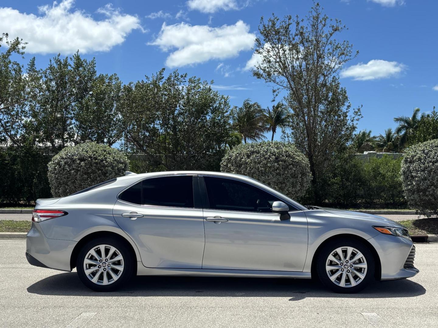 2020 SILVER /Light Gray Cloth Toyota Camry LE (4T1C11AKXLU) with an 2.5L L4 DOHC 16V engine, 8A transmission, located at 11170 Summerlin Square Dr., Fort Myers Beach, FL, 33931, (239) 999-7777, 26.493546, -81.941628 - Check out this dependable and fuel-efficient 2020 Toyota Camry LE — a Carfax 1-Owner vehicle with only 65,000 miles and a clean history with no accidents reported. This Camry LE is the perfect combination of reliability, safety, and modern technology. With Toyota’s reputation for long-lasting - Photo#4