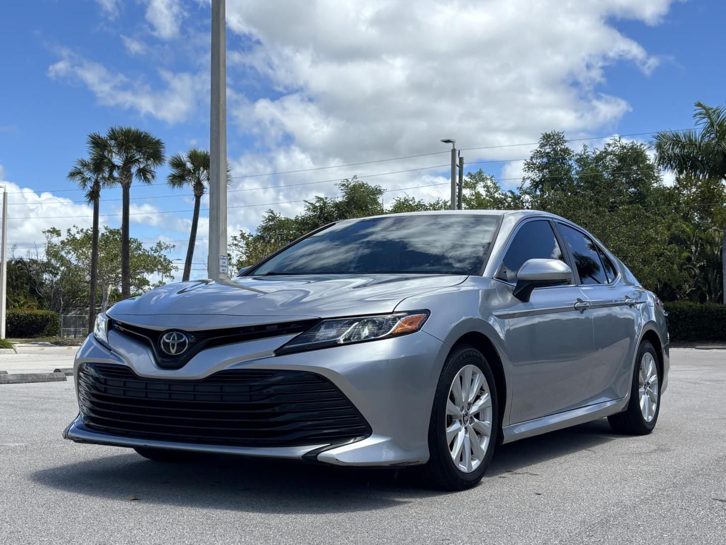 2020 SILVER /Light Gray Cloth Toyota Camry LE (4T1C11AKXLU) with an 2.5L L4 DOHC 16V engine, 8A transmission, located at 11170 Summerlin Square Dr., Fort Myers Beach, FL, 33931, (239) 999-7777, 26.493546, -81.941628 - Check out this dependable and fuel-efficient 2020 Toyota Camry LE — a Carfax 1-Owner vehicle with only 65,000 miles and a clean history with no accidents reported. This Camry LE is the perfect combination of reliability, safety, and modern technology. With Toyota’s reputation for long-lasting - Photo#1