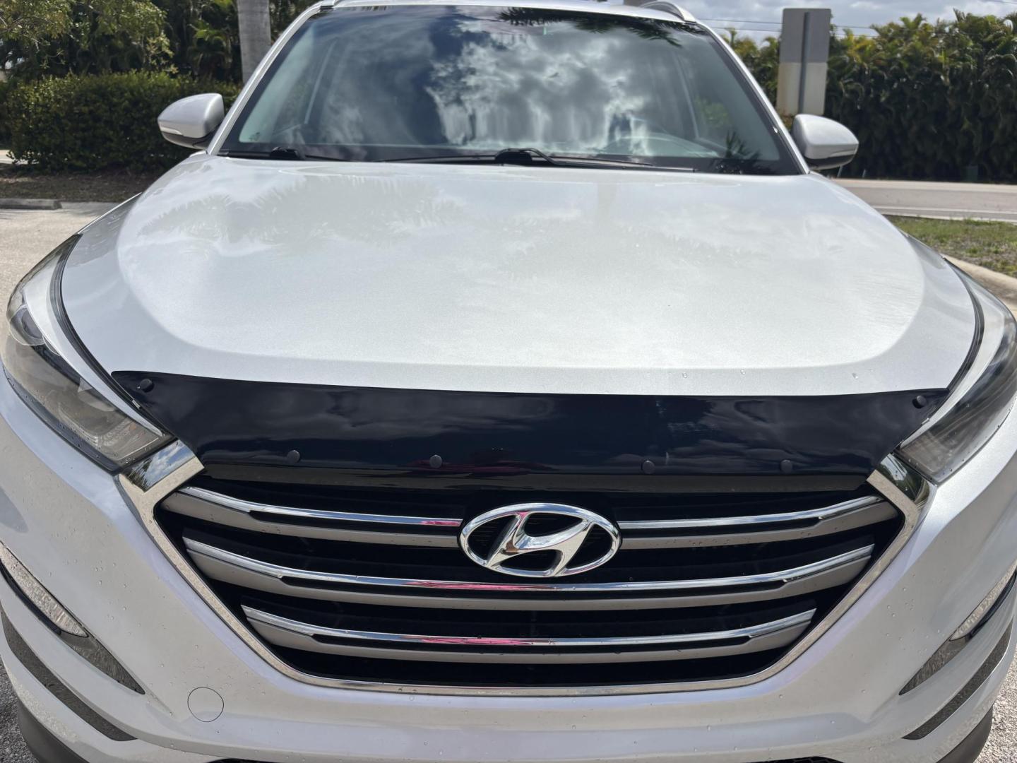 2016 SILVER /BLACK CLOTH Hyundai Tucson Eco (KM8J33A29GU) with an 1.6L L4 DOHC 16V engine, 7A transmission, located at 11170 Summerlin Square Dr., Fort Myers Beach, FL, 33931, (239) 999-7777, 26.493546, -81.941628 - Take a look at this practical and stylish 2016 Hyundai Tucson — a great combination of comfort, efficiency, and everyday versatility. This Tucson is perfect for anyone needing a reliable SUV with great fuel economy and easy drivability. Its compact size makes it simple to maneuver around town, - Photo#9