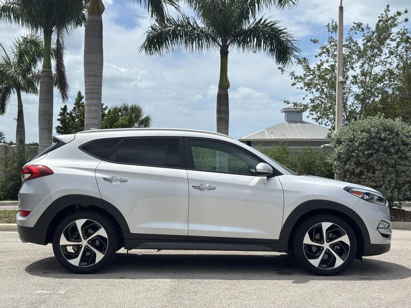 2016 SILVER /BLACK CLOTH Hyundai Tucson Eco (KM8J33A29GU) with an 1.6L L4 DOHC 16V engine, 7A transmission, located at 11170 Summerlin Square Dr., Fort Myers Beach, FL, 33931, (239) 999-7777, 26.493546, -81.941628 - Take a look at this practical and stylish 2016 Hyundai Tucson — a great combination of comfort, efficiency, and everyday versatility. This Tucson is perfect for anyone needing a reliable SUV with great fuel economy and easy drivability. Its compact size makes it simple to maneuver around town, - Photo#4