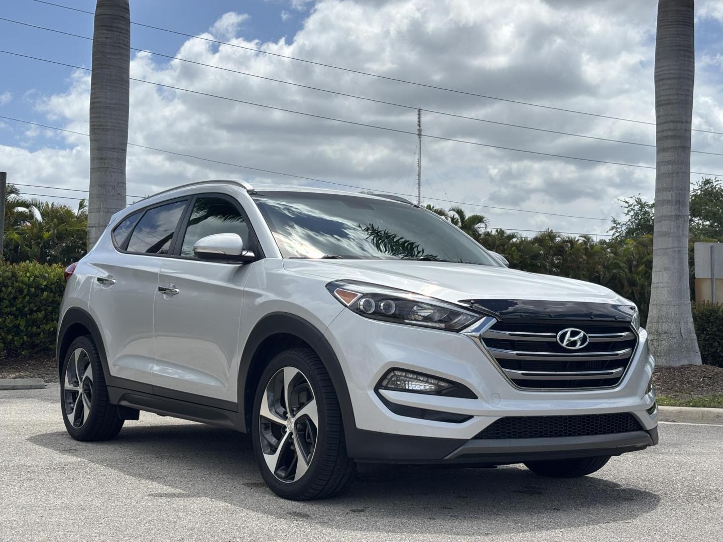 2016 SILVER /BLACK CLOTH Hyundai Tucson Eco (KM8J33A29GU) with an 1.6L L4 DOHC 16V engine, 7A transmission, located at 11170 Summerlin Square Dr., Fort Myers Beach, FL, 33931, (239) 999-7777, 26.493546, -81.941628 - Take a look at this practical and stylish 2016 Hyundai Tucson — a great combination of comfort, efficiency, and everyday versatility. This Tucson is perfect for anyone needing a reliable SUV with great fuel economy and easy drivability. Its compact size makes it simple to maneuver around town, - Photo#3
