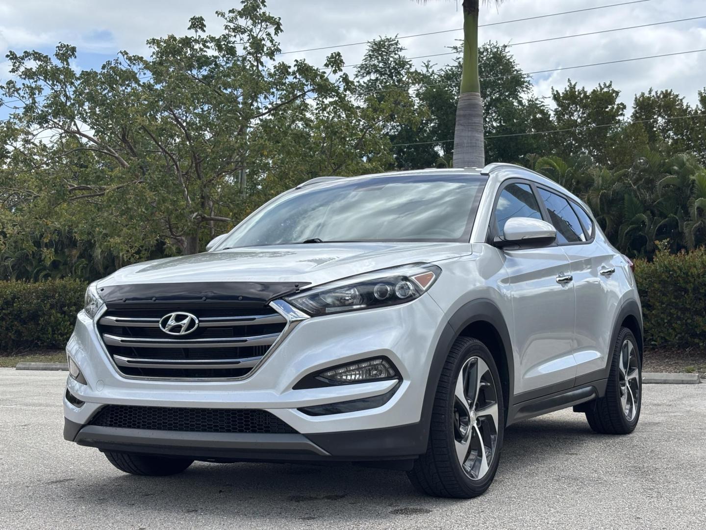 2016 SILVER /BLACK CLOTH Hyundai Tucson Eco (KM8J33A29GU) with an 1.6L L4 DOHC 16V engine, 7A transmission, located at 11170 Summerlin Square Dr., Fort Myers Beach, FL, 33931, (239) 999-7777, 26.493546, -81.941628 - Take a look at this practical and stylish 2016 Hyundai Tucson — a great combination of comfort, efficiency, and everyday versatility. This Tucson is perfect for anyone needing a reliable SUV with great fuel economy and easy drivability. Its compact size makes it simple to maneuver around town, - Photo#1